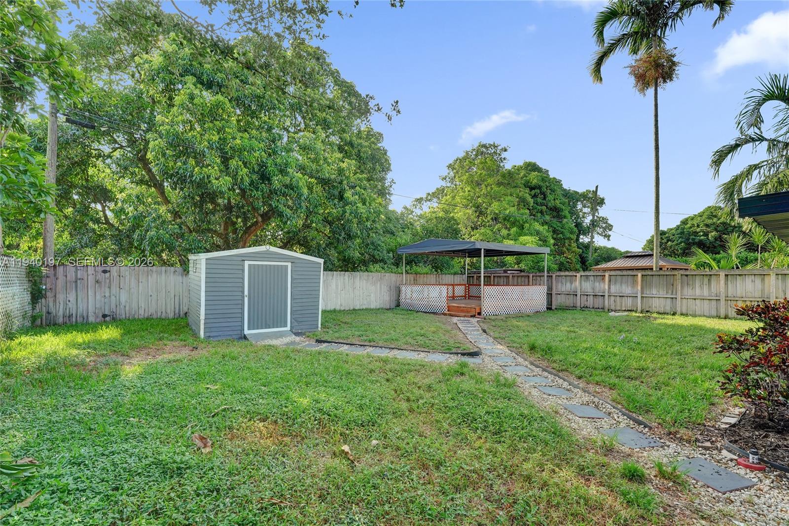 DELCREST MANOR - Residential