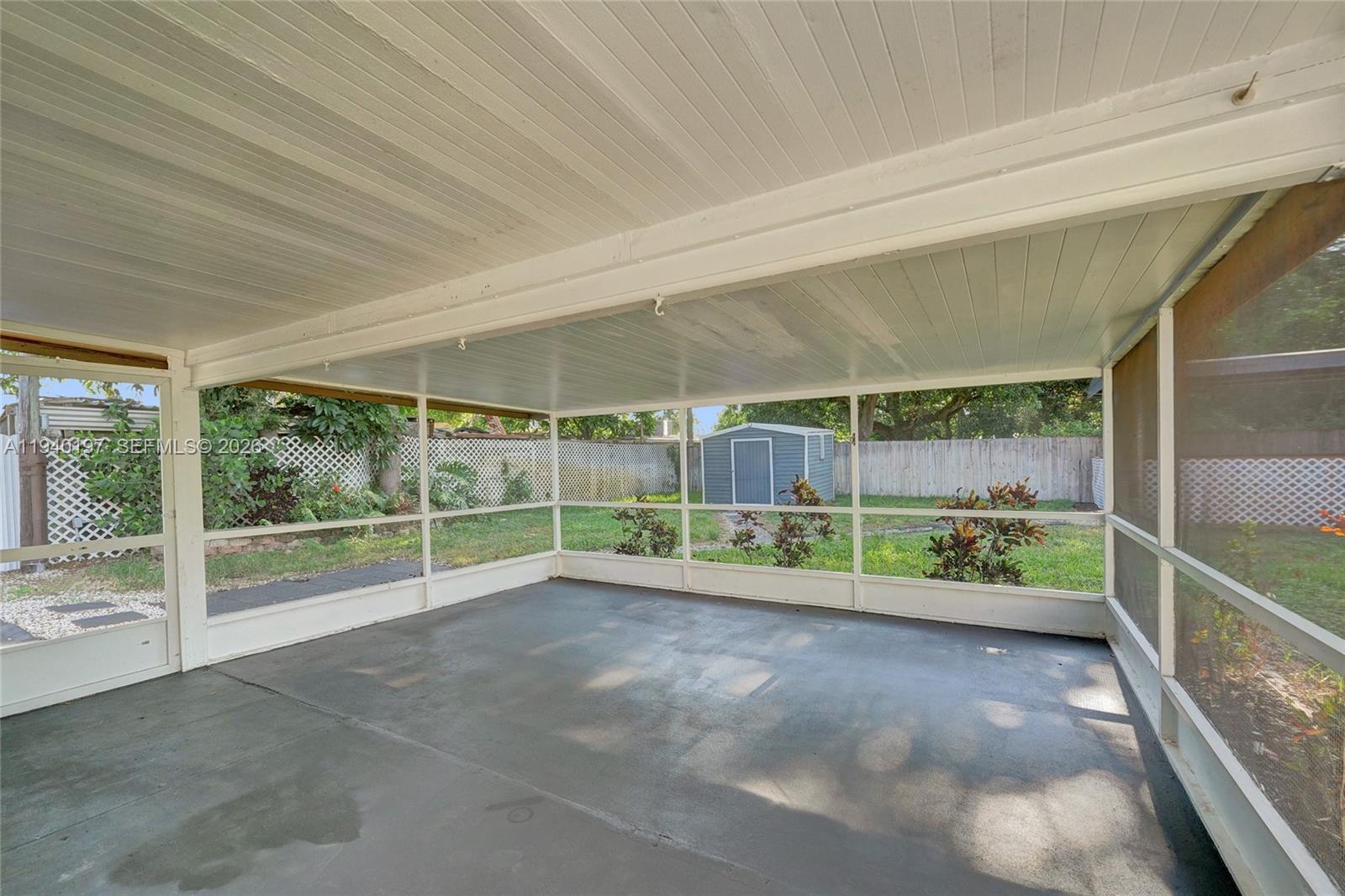 DELCREST MANOR - Residential