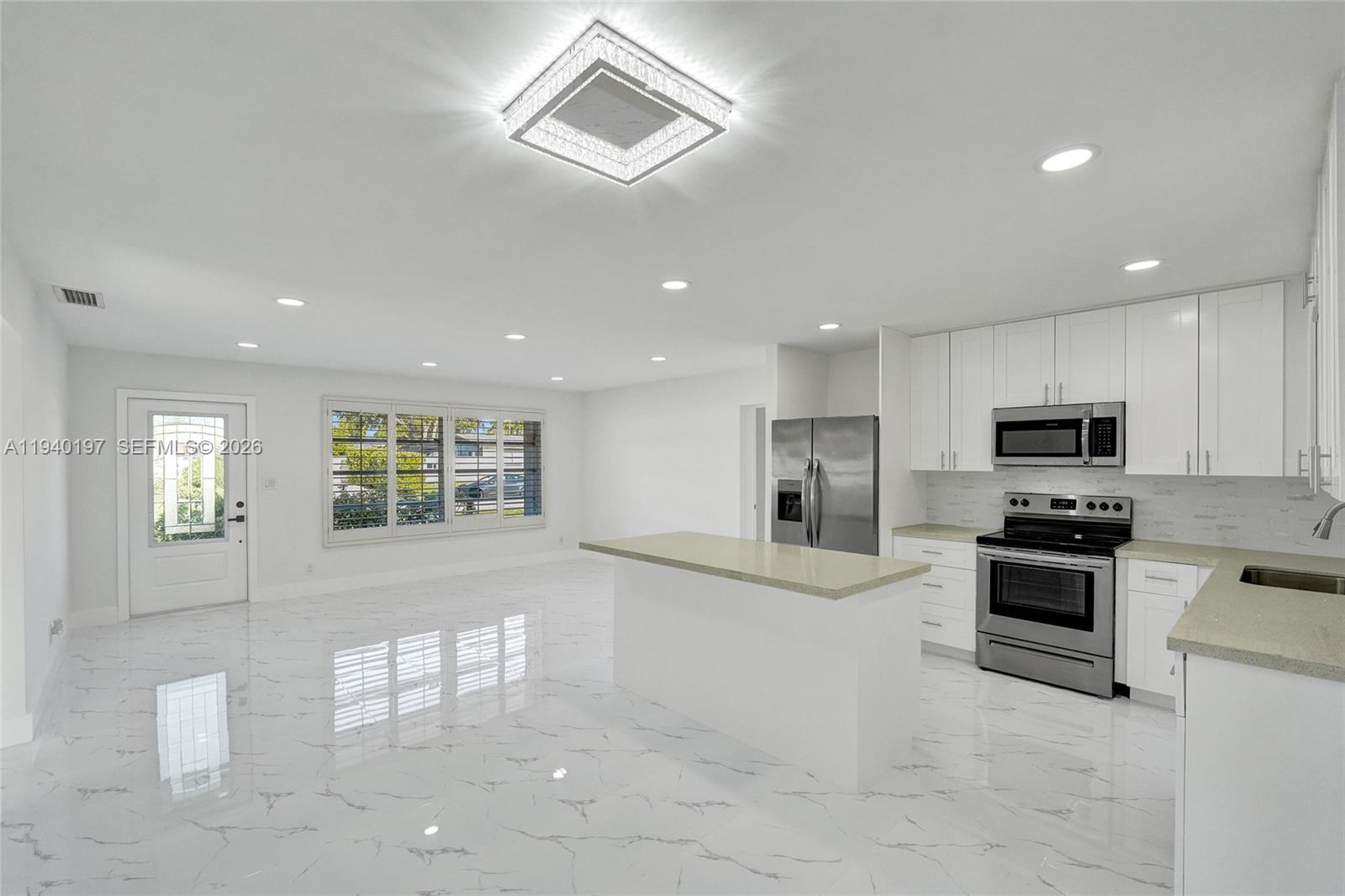 DELCREST MANOR - Residential