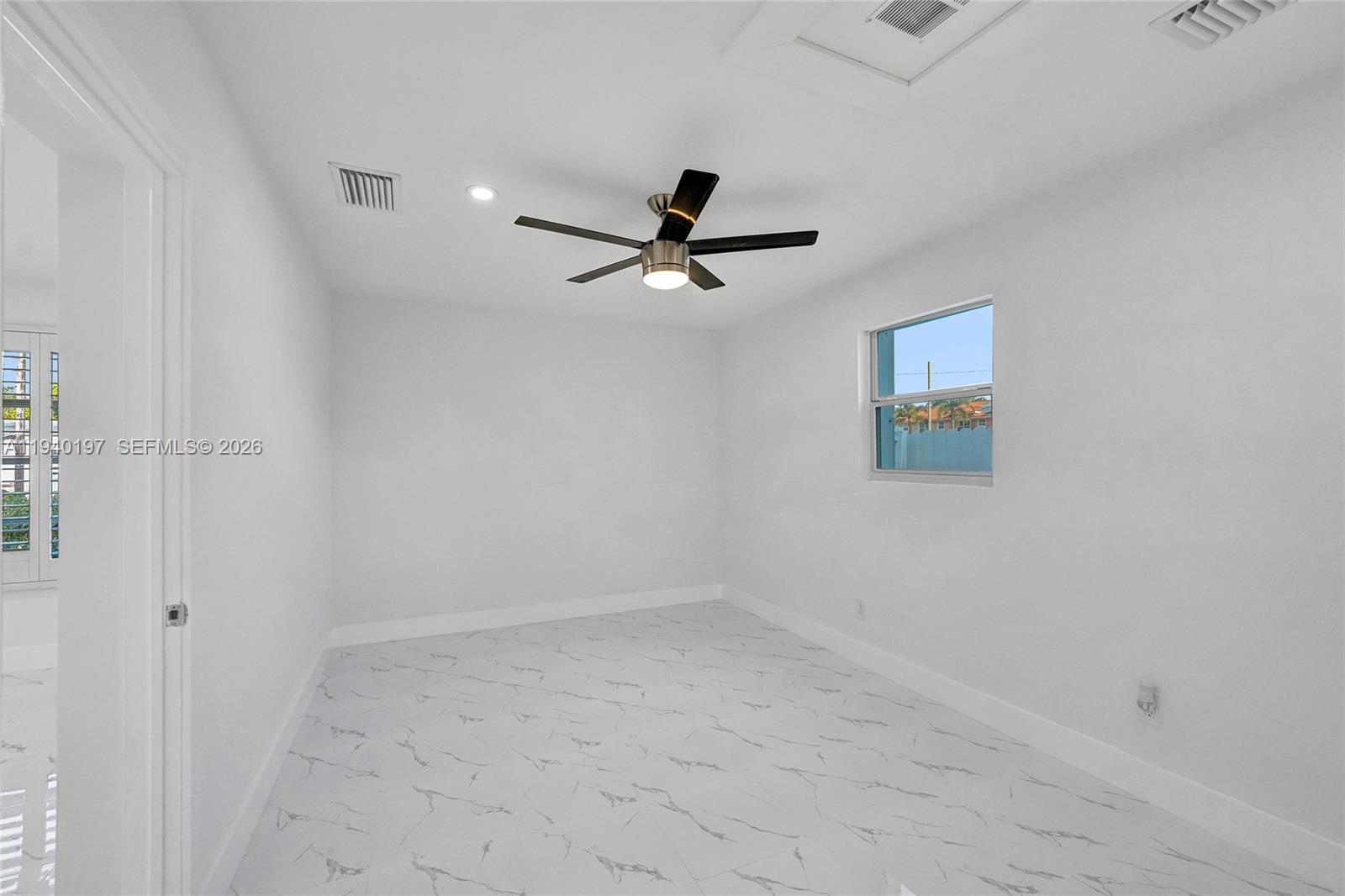 DELCREST MANOR - Residential