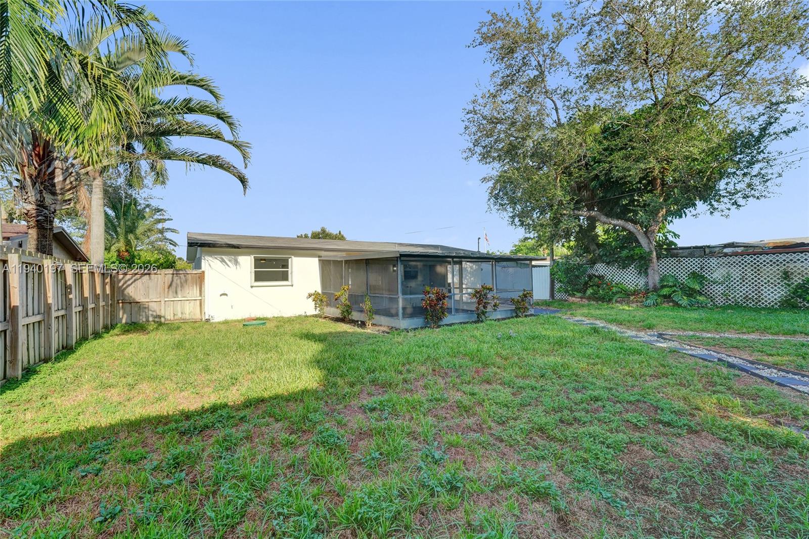 DELCREST MANOR - Residential