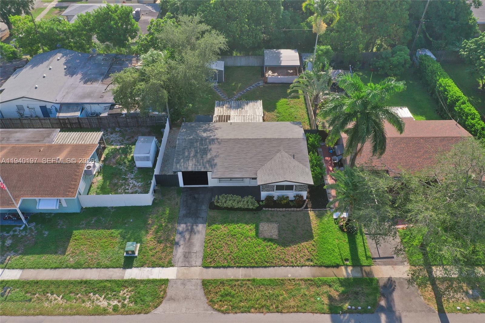 DELCREST MANOR - Residential