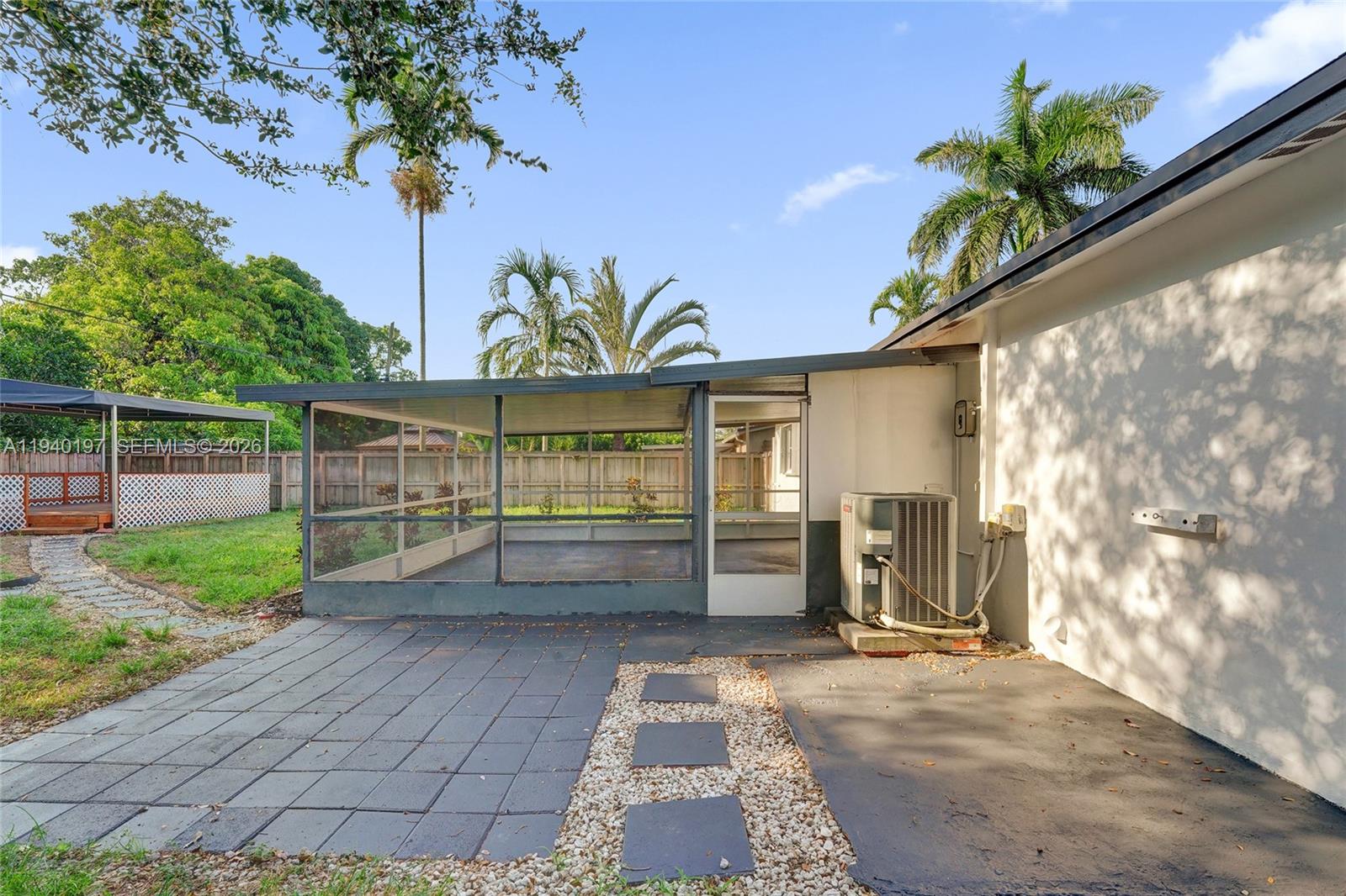 DELCREST MANOR - Residential