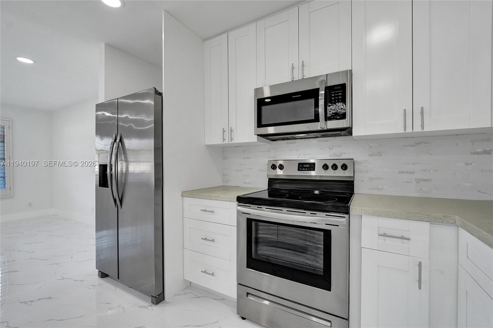 DELCREST MANOR - Residential