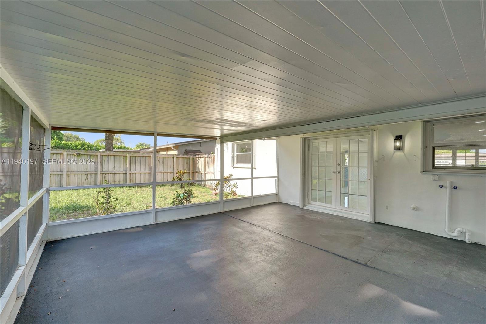 DELCREST MANOR - Residential