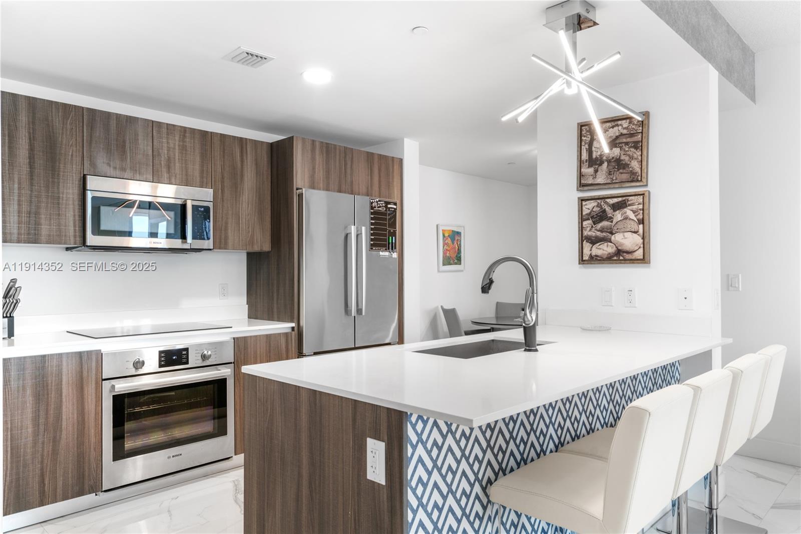 ARIA ON THE BAY CONDO - Residential