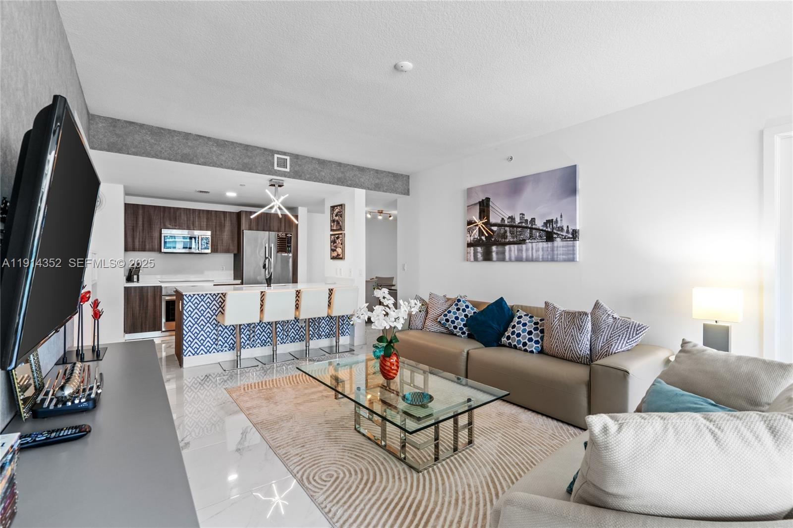 ARIA ON THE BAY CONDO - Residential