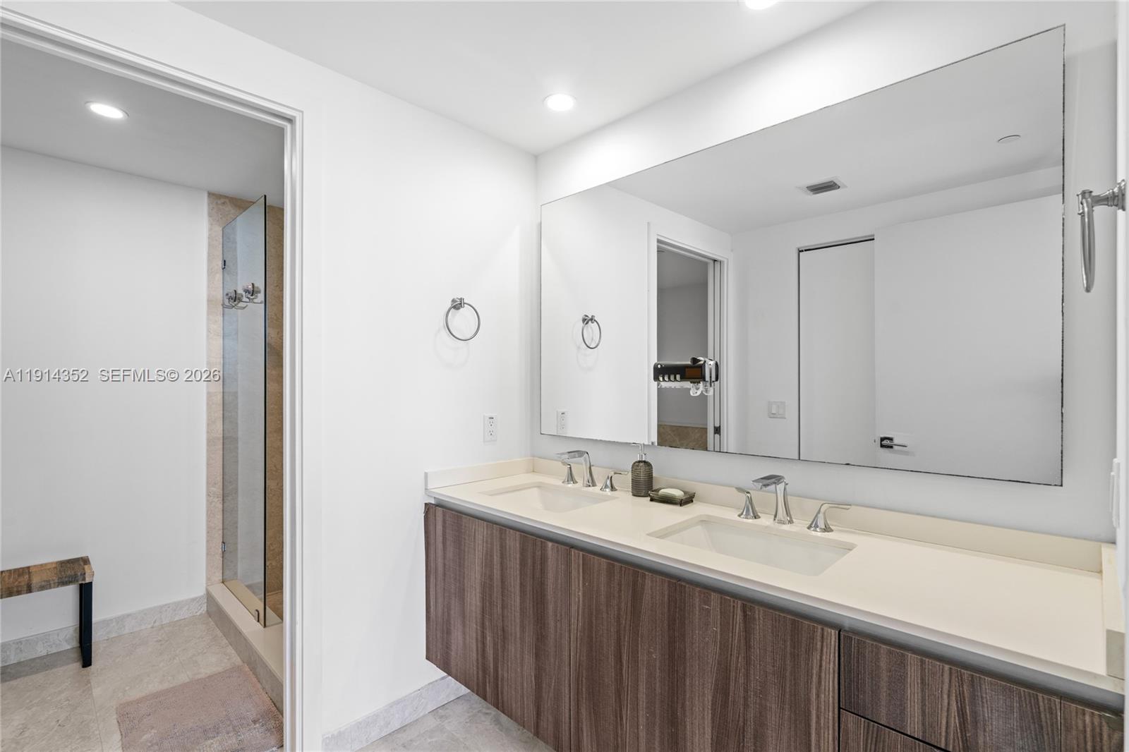 ARIA ON THE BAY CONDO - Residential