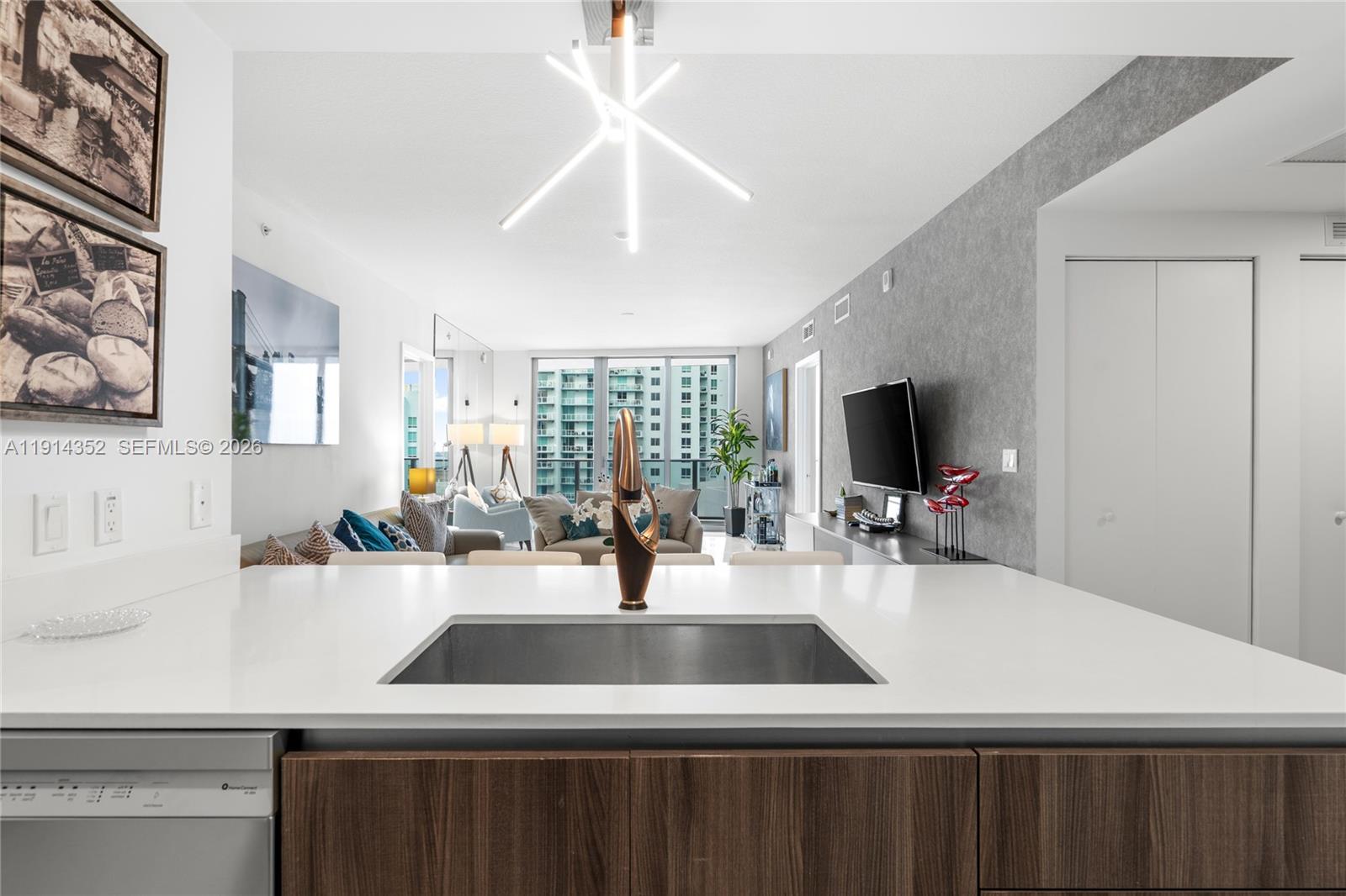 ARIA ON THE BAY CONDO - Residential