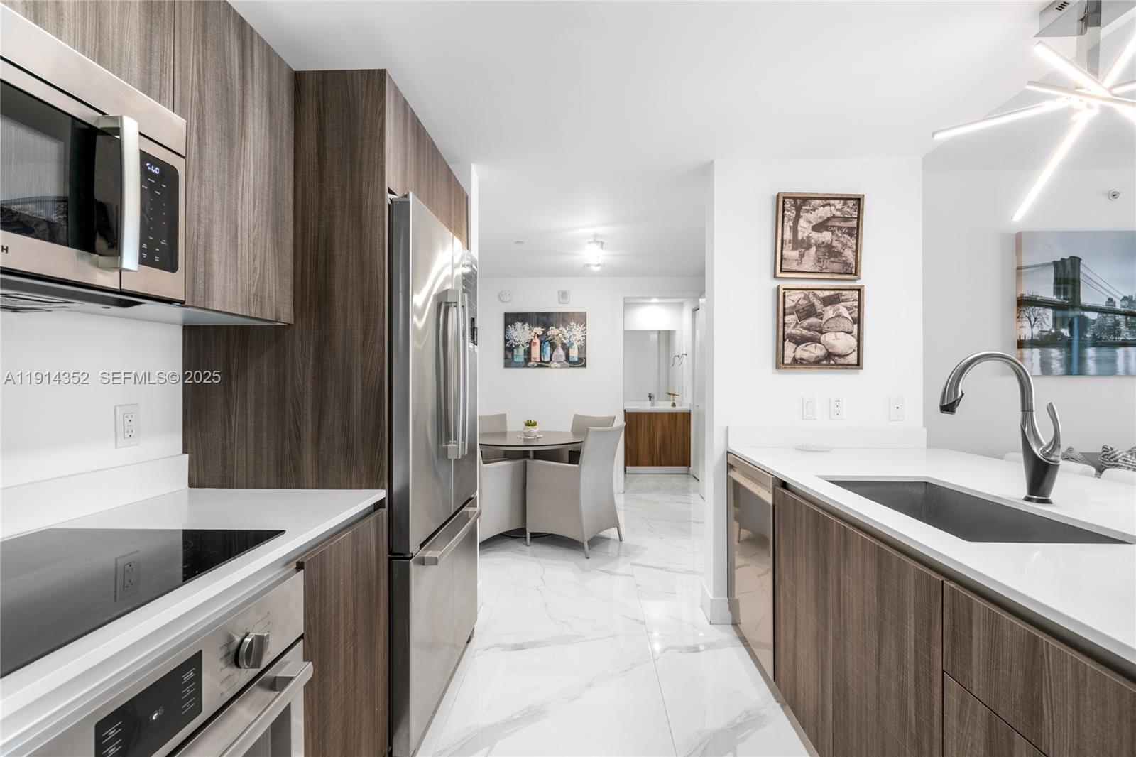 ARIA ON THE BAY CONDO - Residential