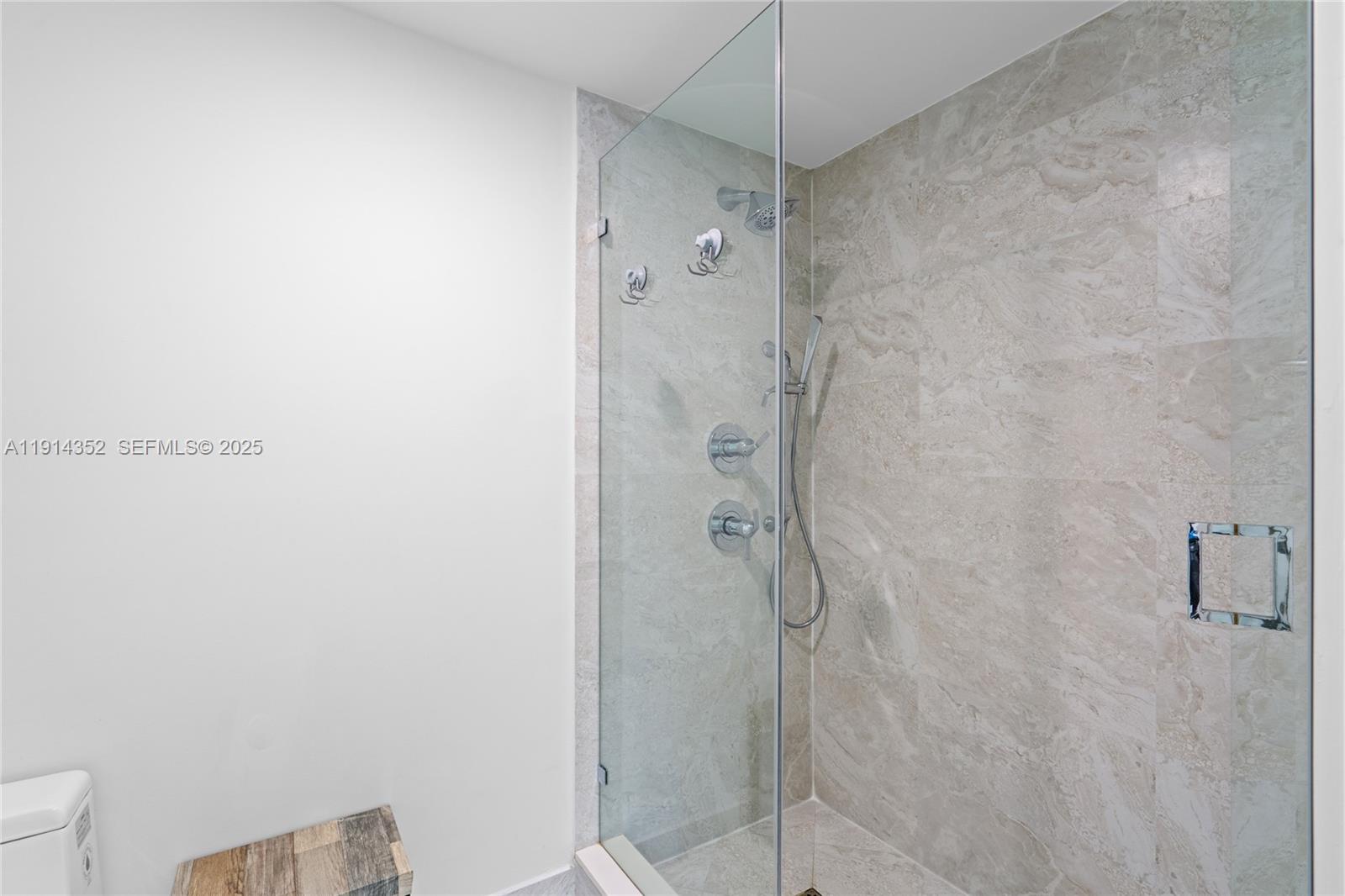 ARIA ON THE BAY CONDO - Residential