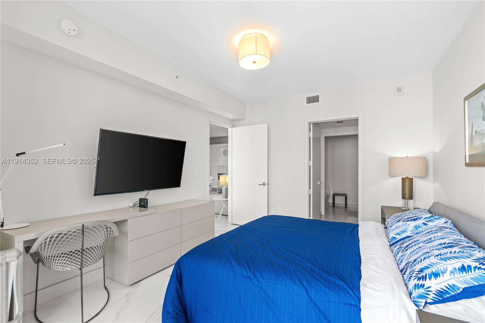 ARIA ON THE BAY CONDO - Residential