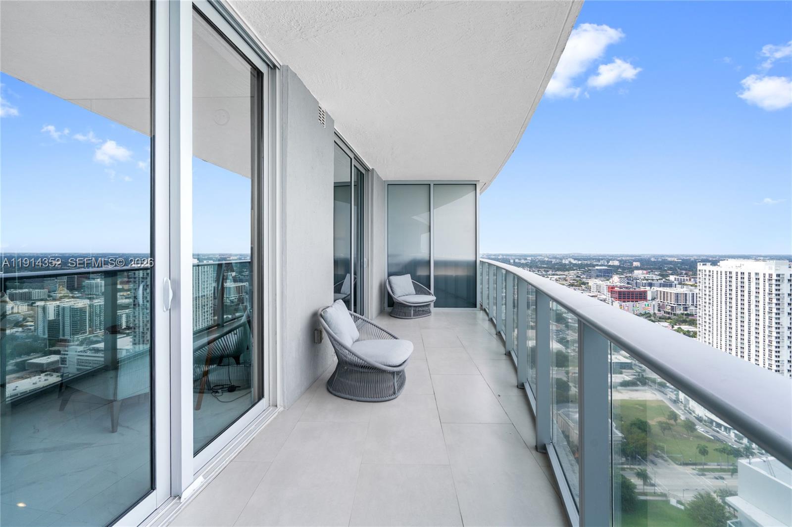 ARIA ON THE BAY CONDO - Residential