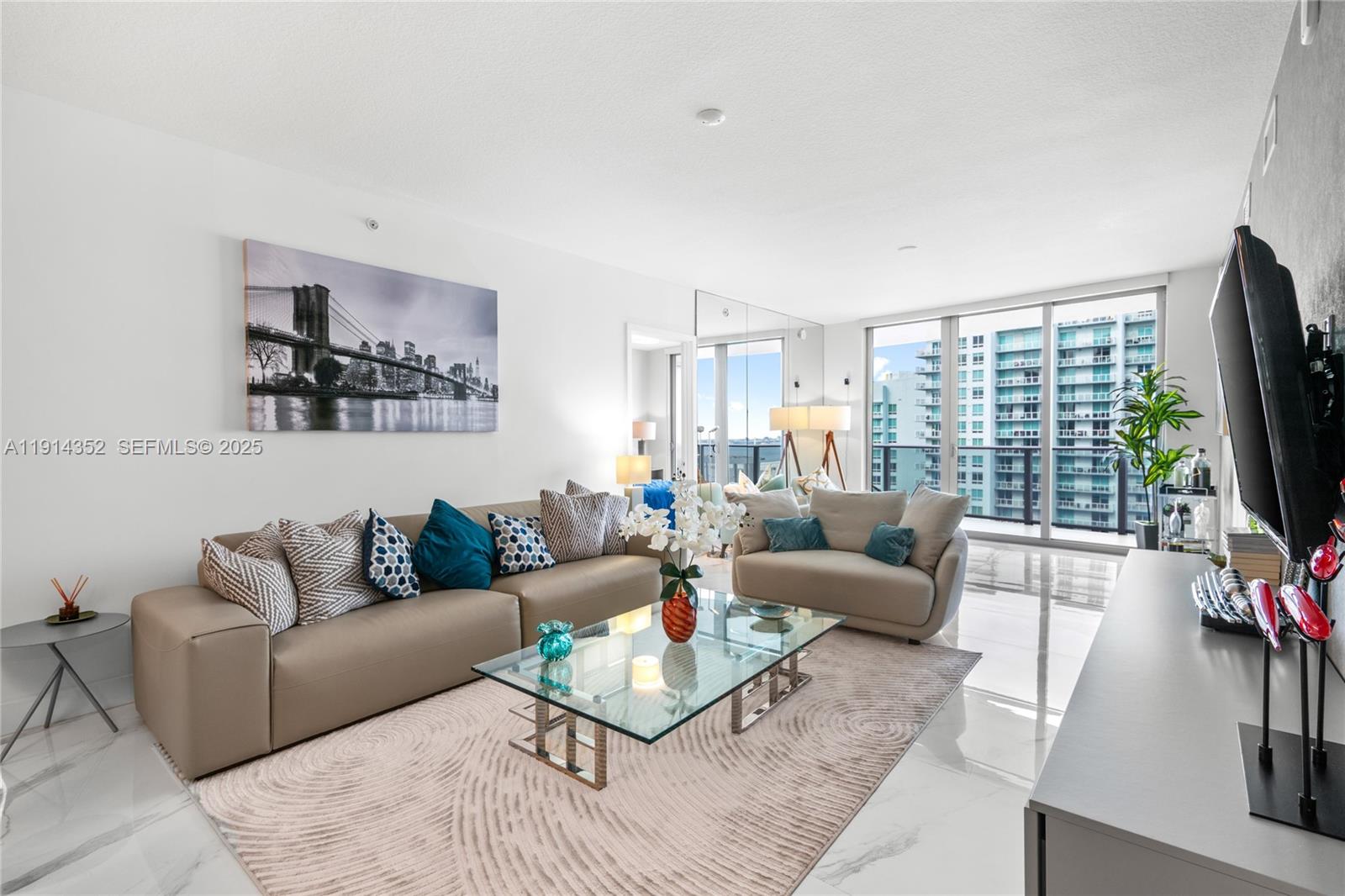 ARIA ON THE BAY CONDO - Residential