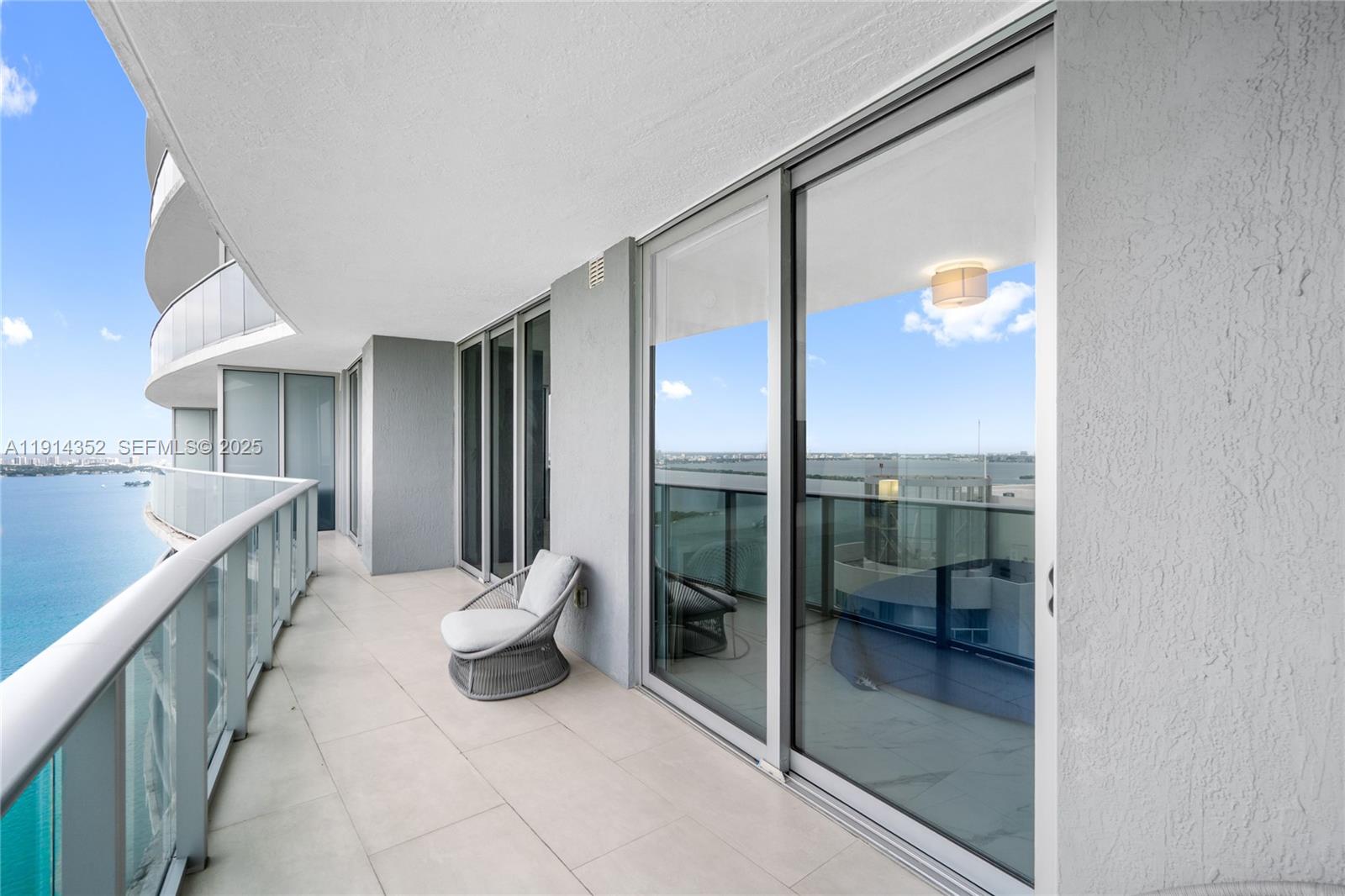 ARIA ON THE BAY CONDO - Residential