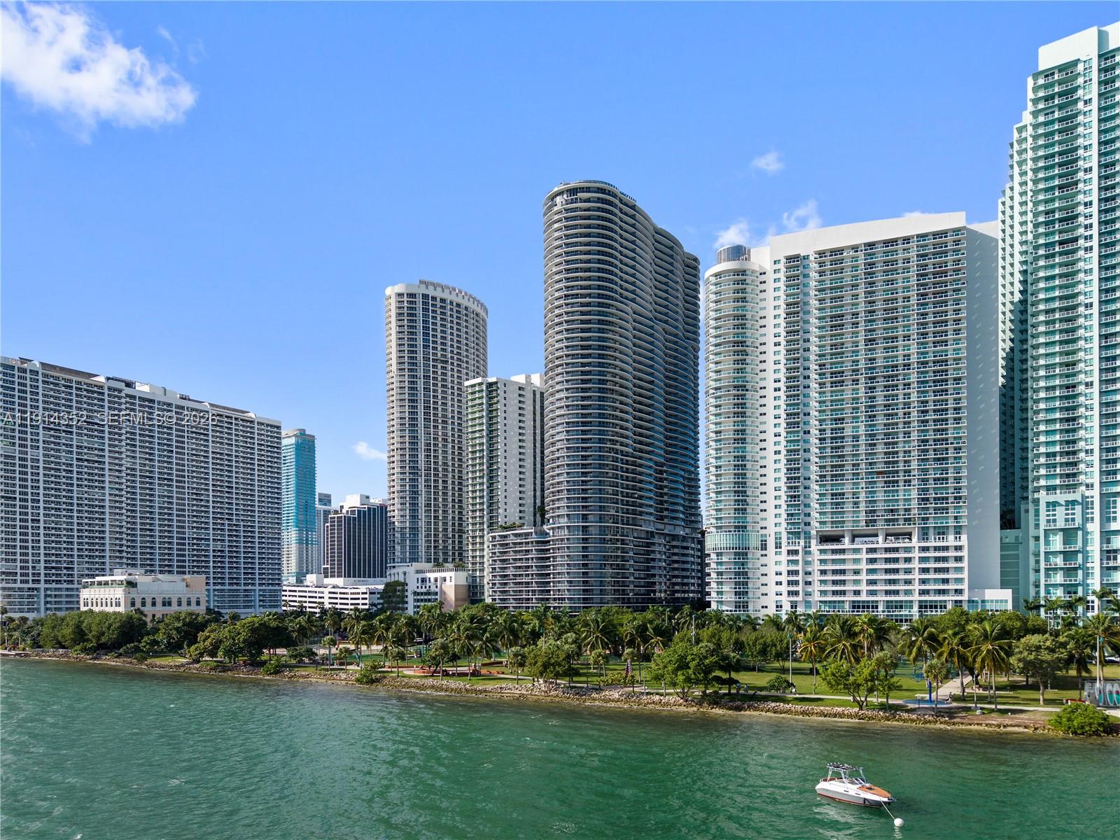 ARIA ON THE BAY CONDO - Residential