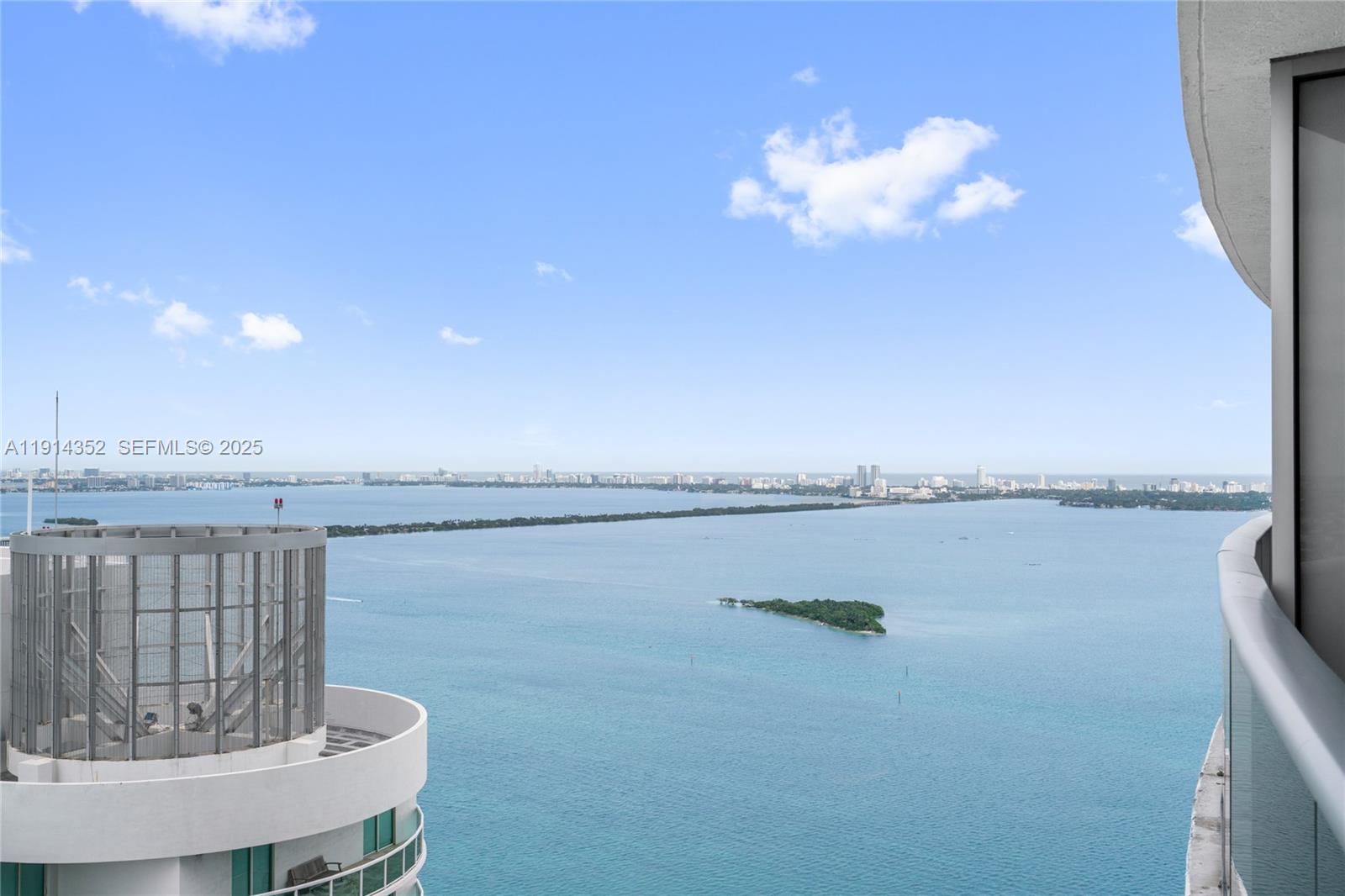 ARIA ON THE BAY CONDO - Residential