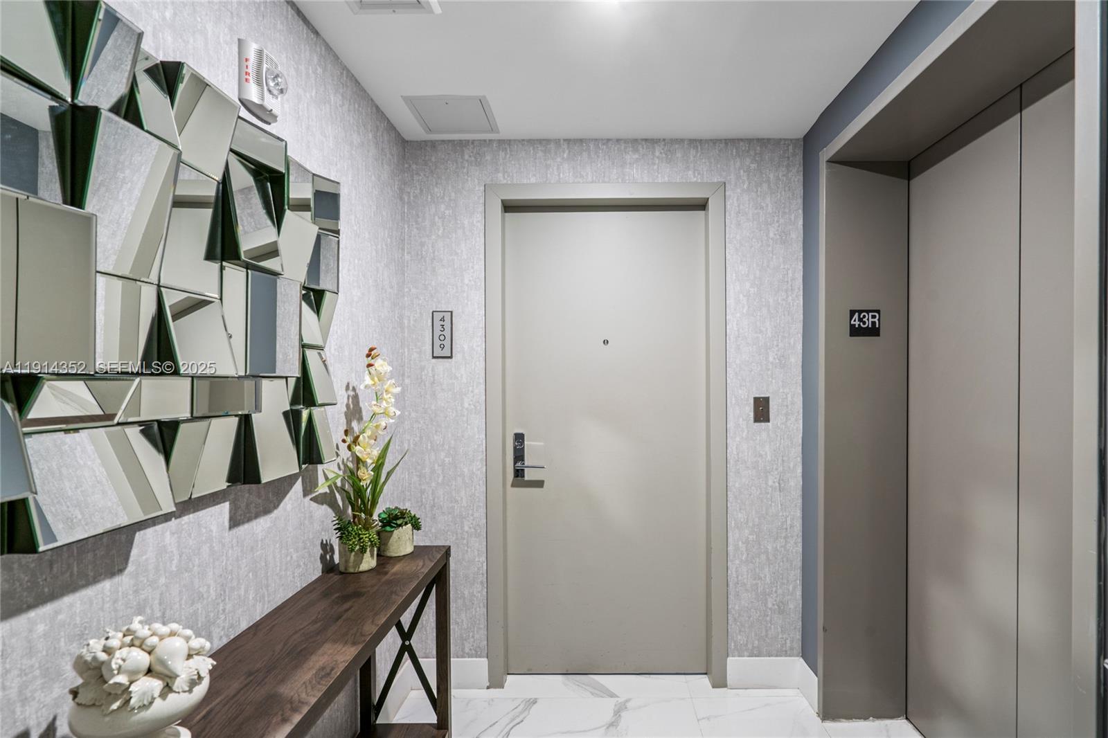 ARIA ON THE BAY CONDO - Residential