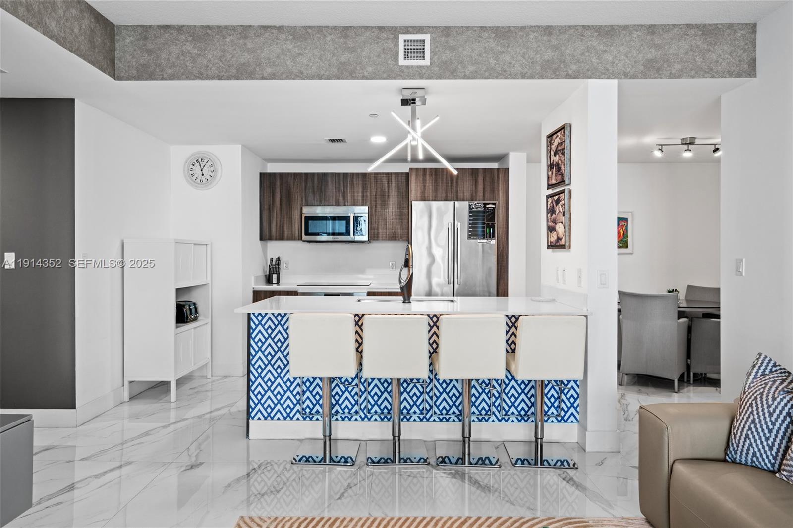 ARIA ON THE BAY CONDO - Residential