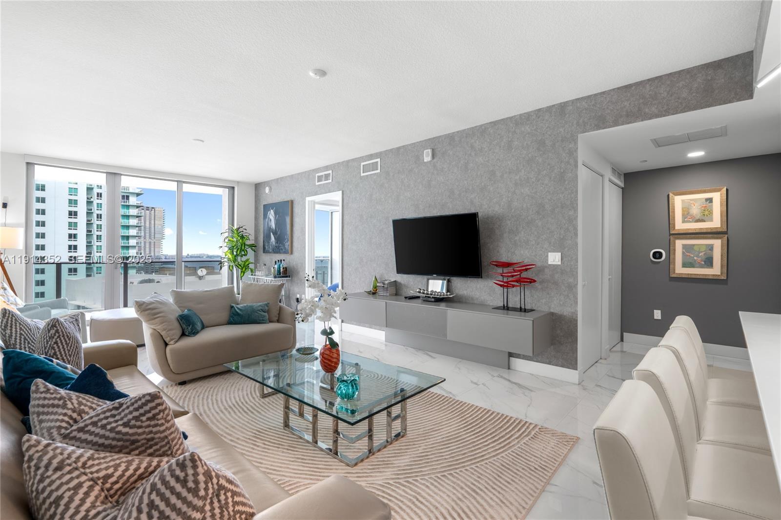ARIA ON THE BAY CONDO - Residential