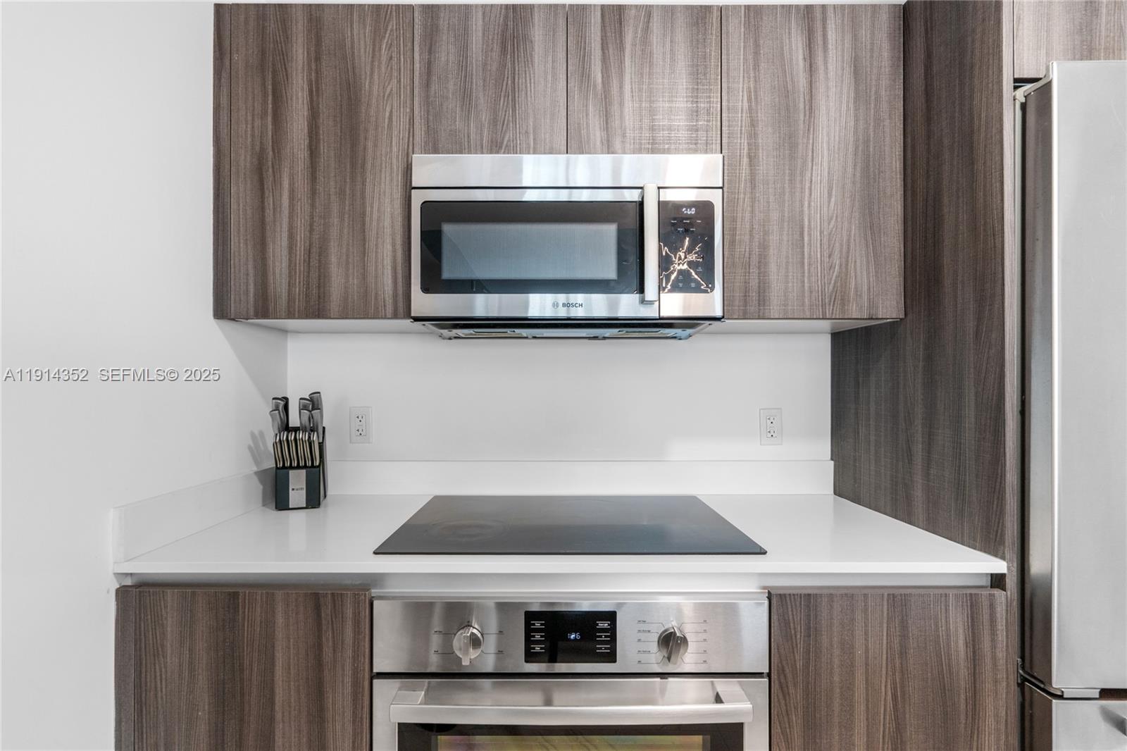 ARIA ON THE BAY CONDO - Residential