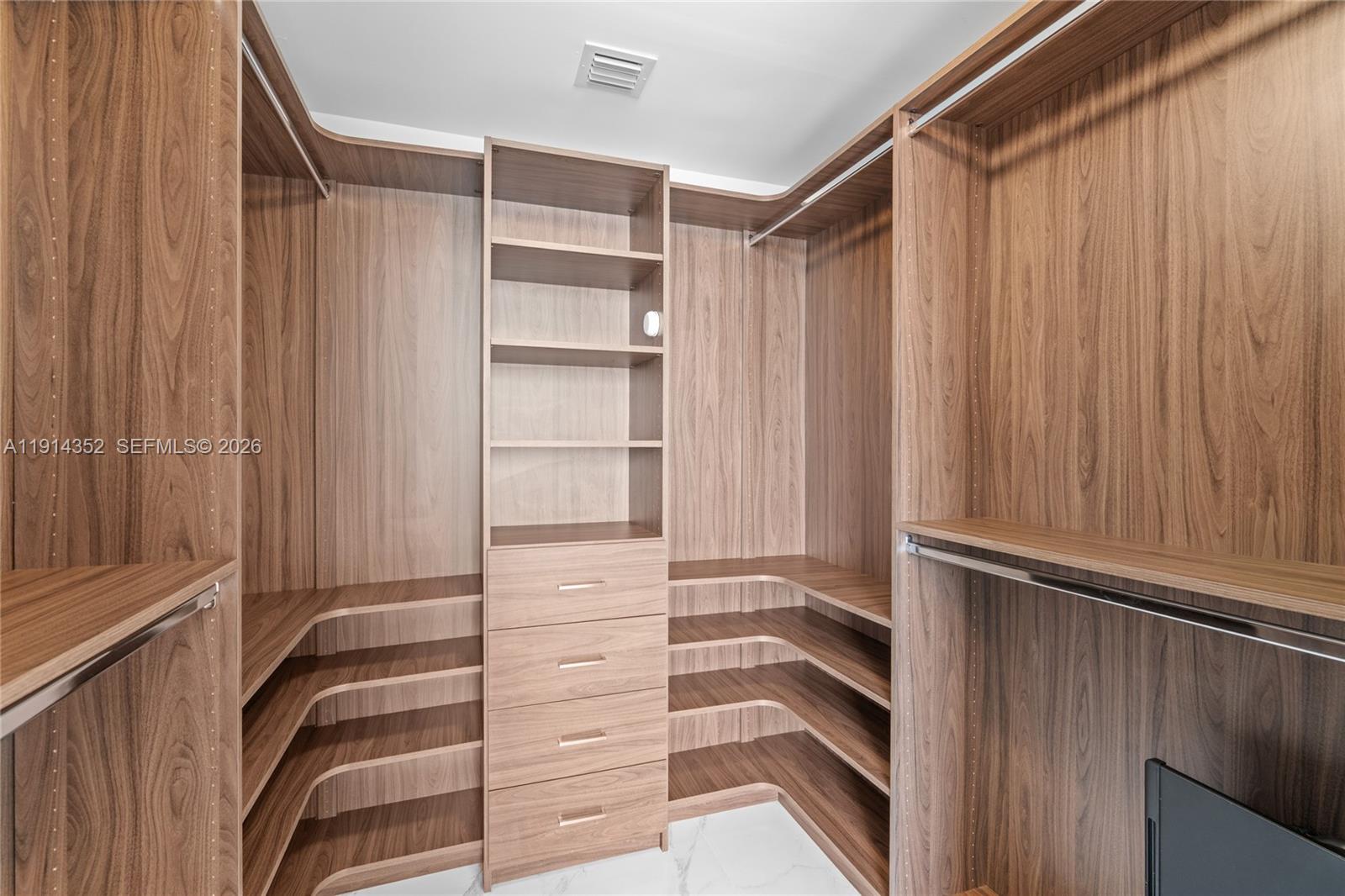 ARIA ON THE BAY CONDO - Residential