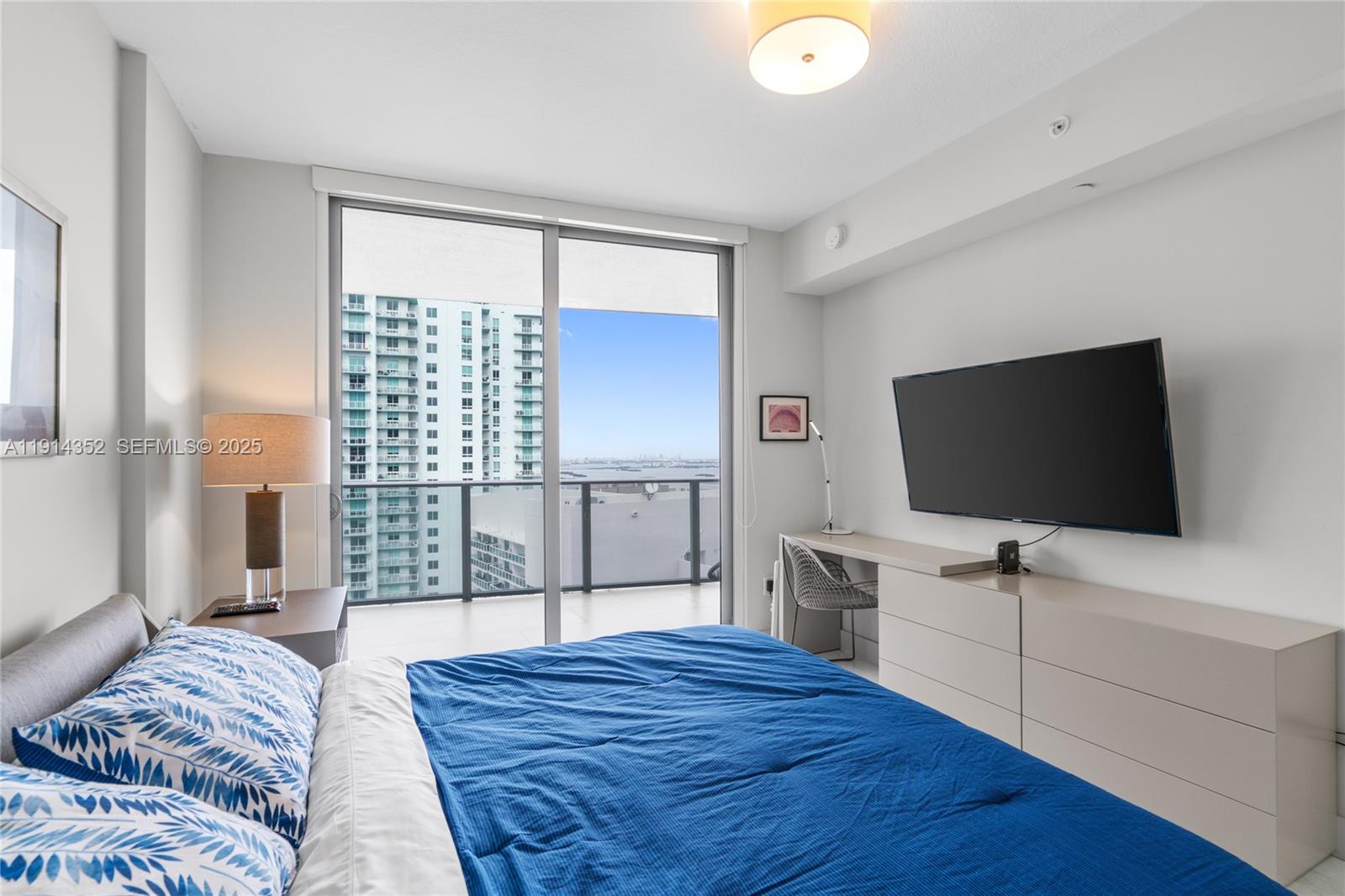 ARIA ON THE BAY CONDO - Residential