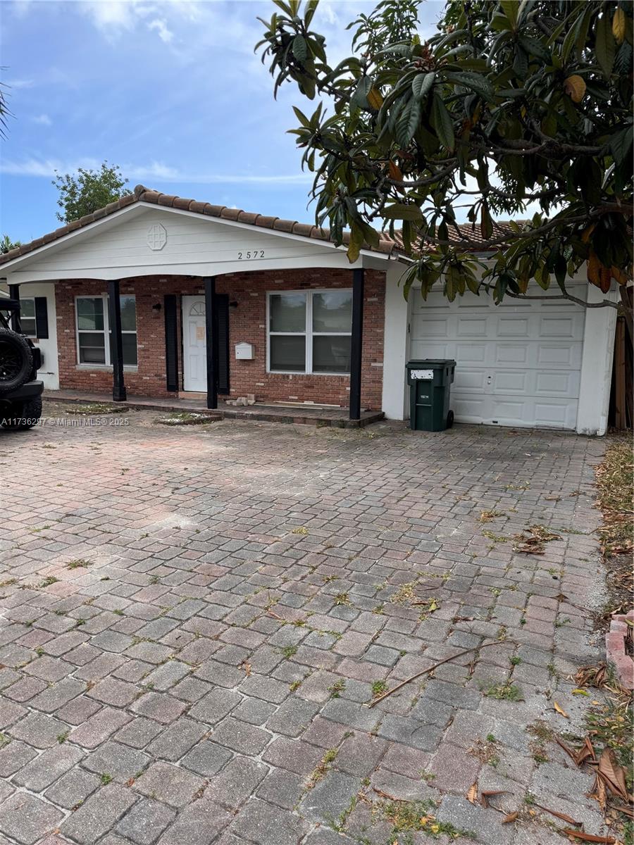 Fix and flip. Contractor special. Investor friendly. Great neighborhood. Prime Investment Opportunity in Coral Ridge – Fully Gutted and Ready for Renovation!
Seize the chance to transform this blank canvas into a stunning custom home in the highly sought-after Coral Ridge neighborhood of Fort Lauderdale. This property has been completely gutted, offering a head start for investors, builders, or buyers looking to design their dream home.
Whether you’re planning a luxury modern masterpiece or a coastal retreat, this home is ready for your vision. The expansive lot provides room for a pool, lush landscaping, and outdoor entertainment spaces.
Located minutes from beaches, top-rated schools, fine dining, and shopping, this property is in one of Fort Lauderdale’s premier neighborhoods.