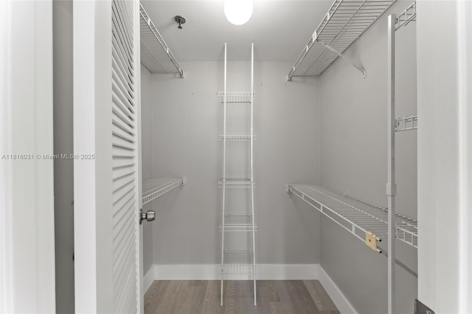 ROLLING HILLS GOLF & Tenni - Residential