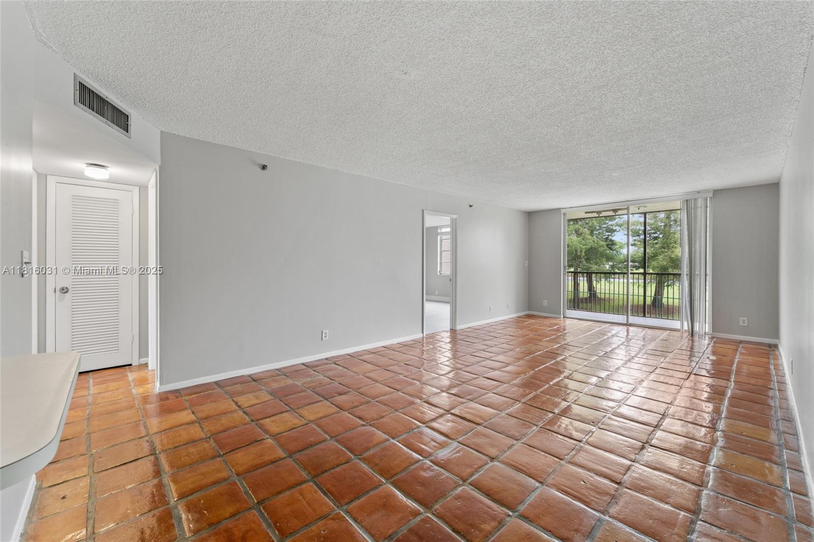 ROLLING HILLS GOLF & Tenni - Residential