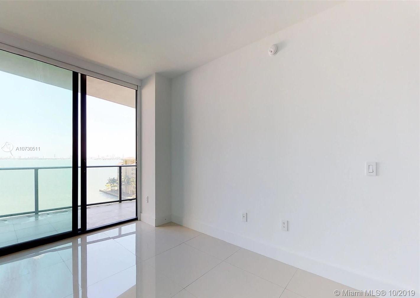 ICON BAY CONDO - Residential