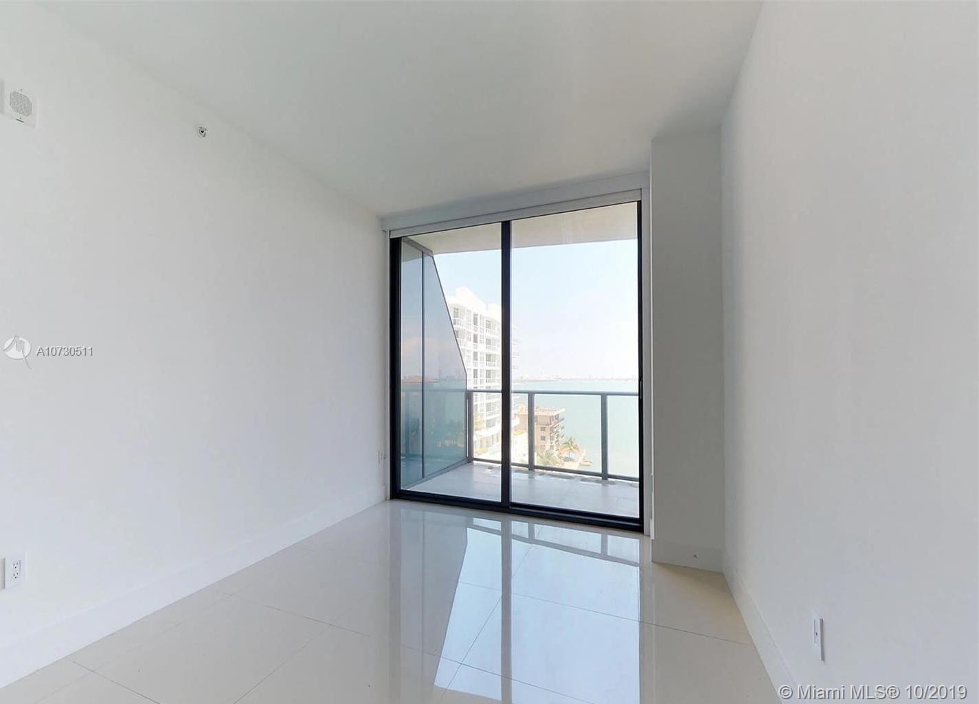 ICON BAY CONDO - Residential