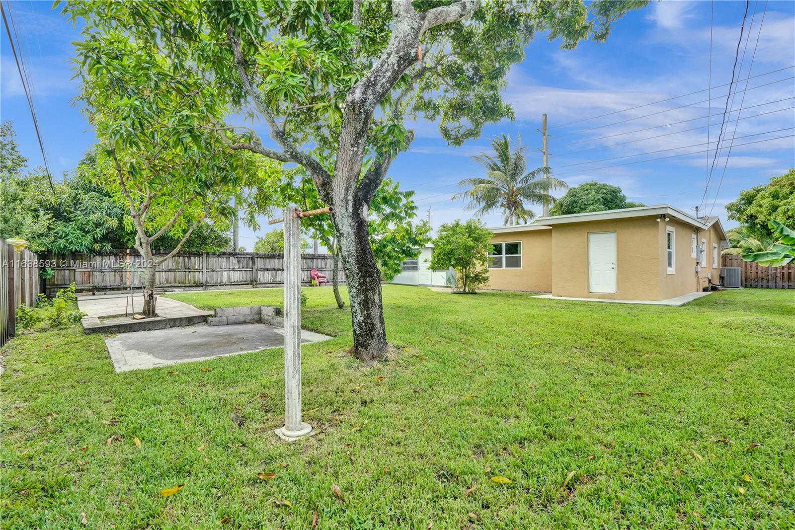 LLOYD ESTATES - Residential