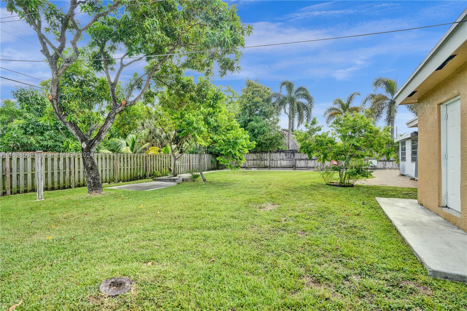 LLOYD ESTATES - Residential