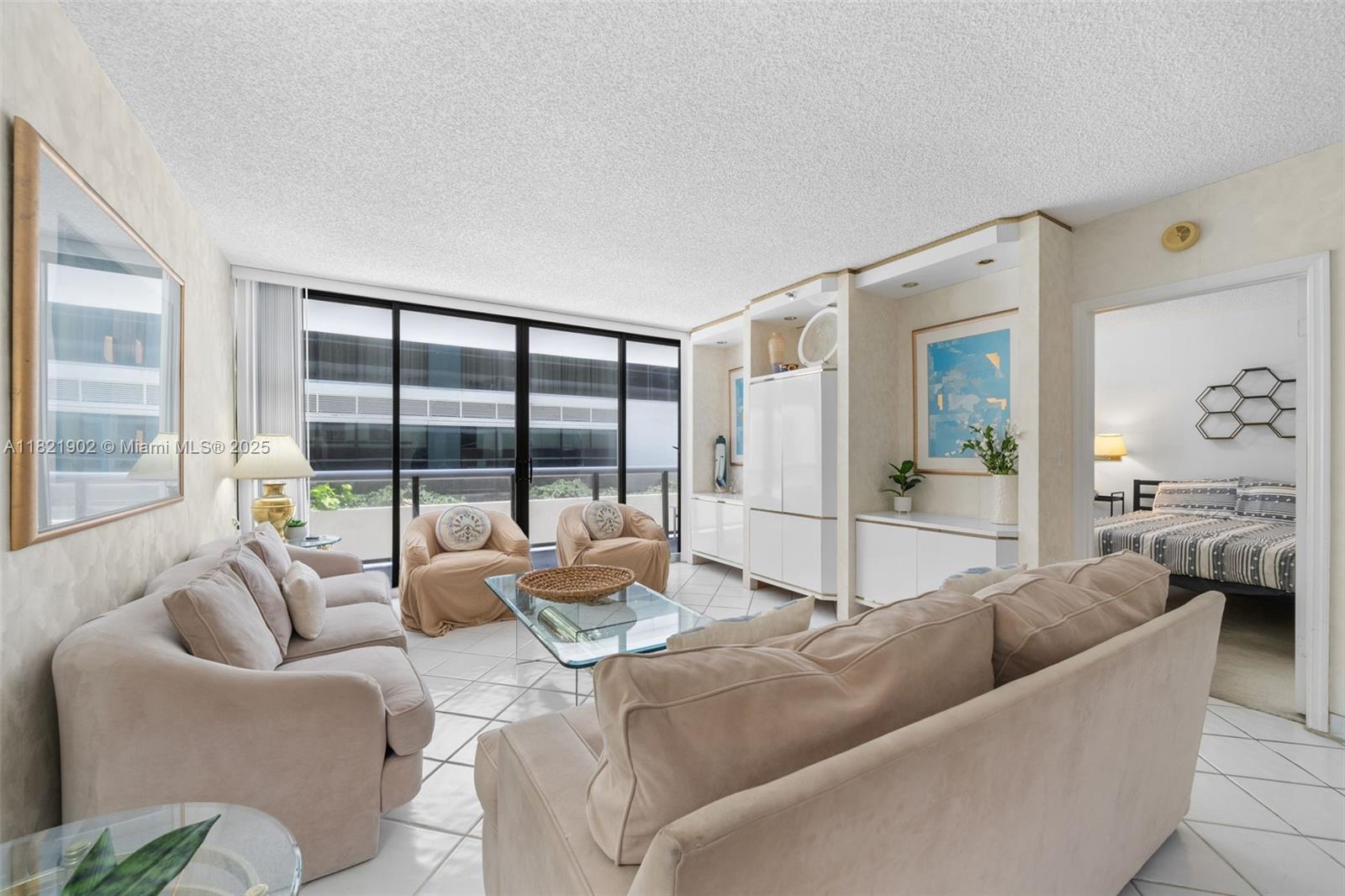 9455 Collins Ave 305