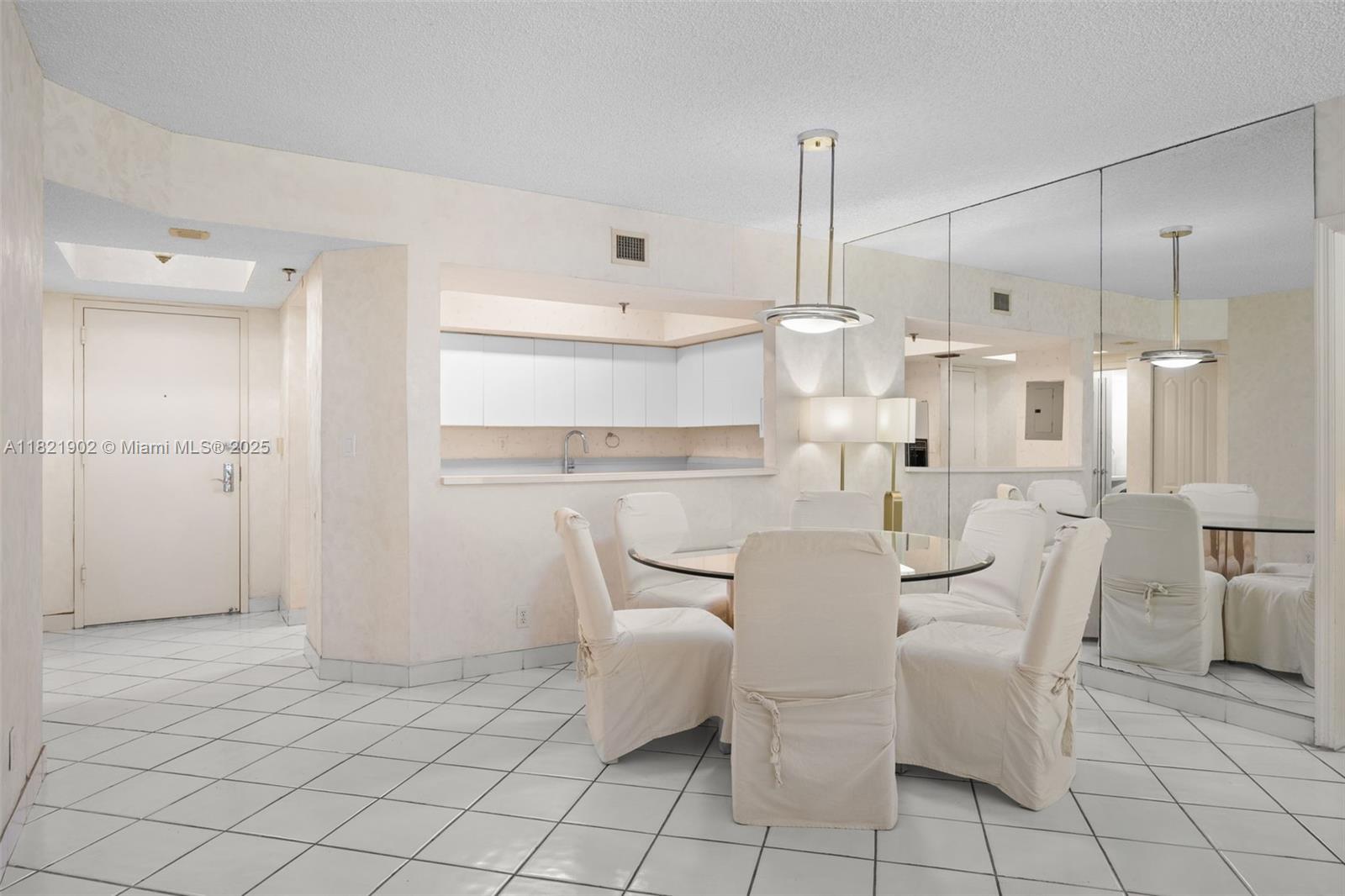 THE WAVES CONDO - Residential