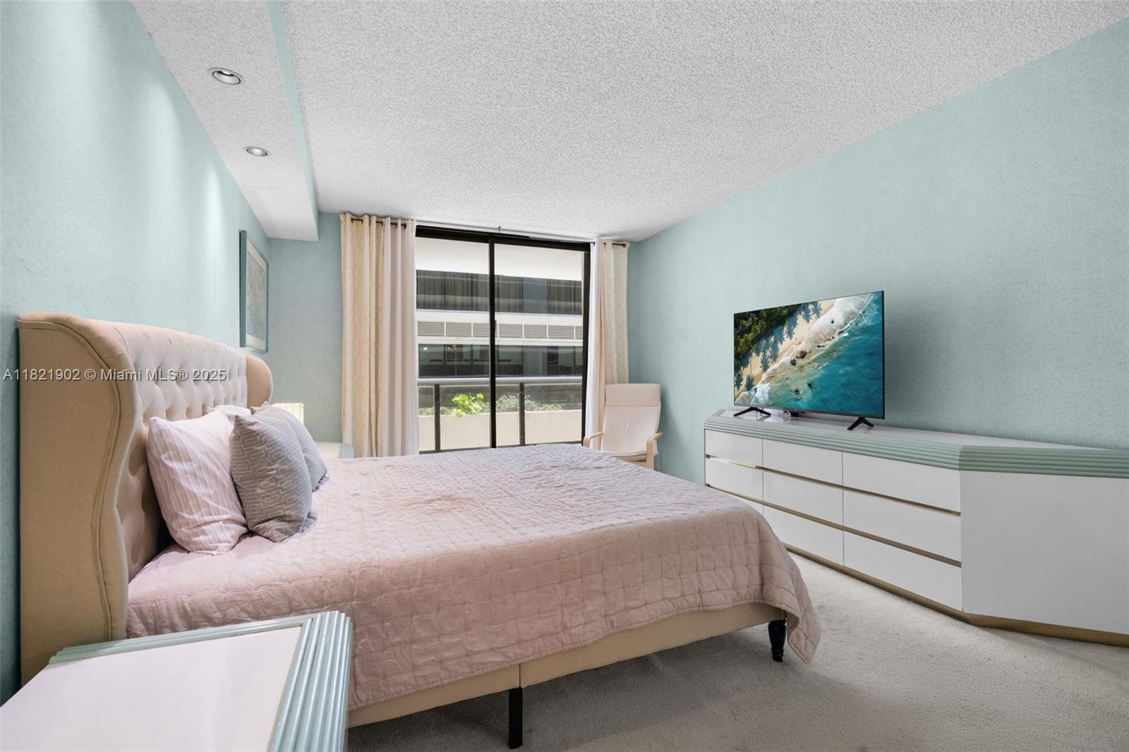 THE WAVES CONDO - Residential