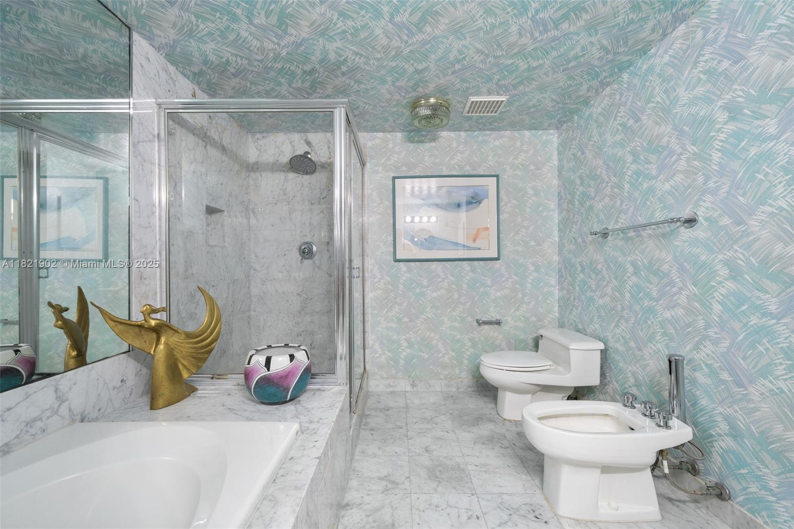 THE WAVES CONDO - Residential
