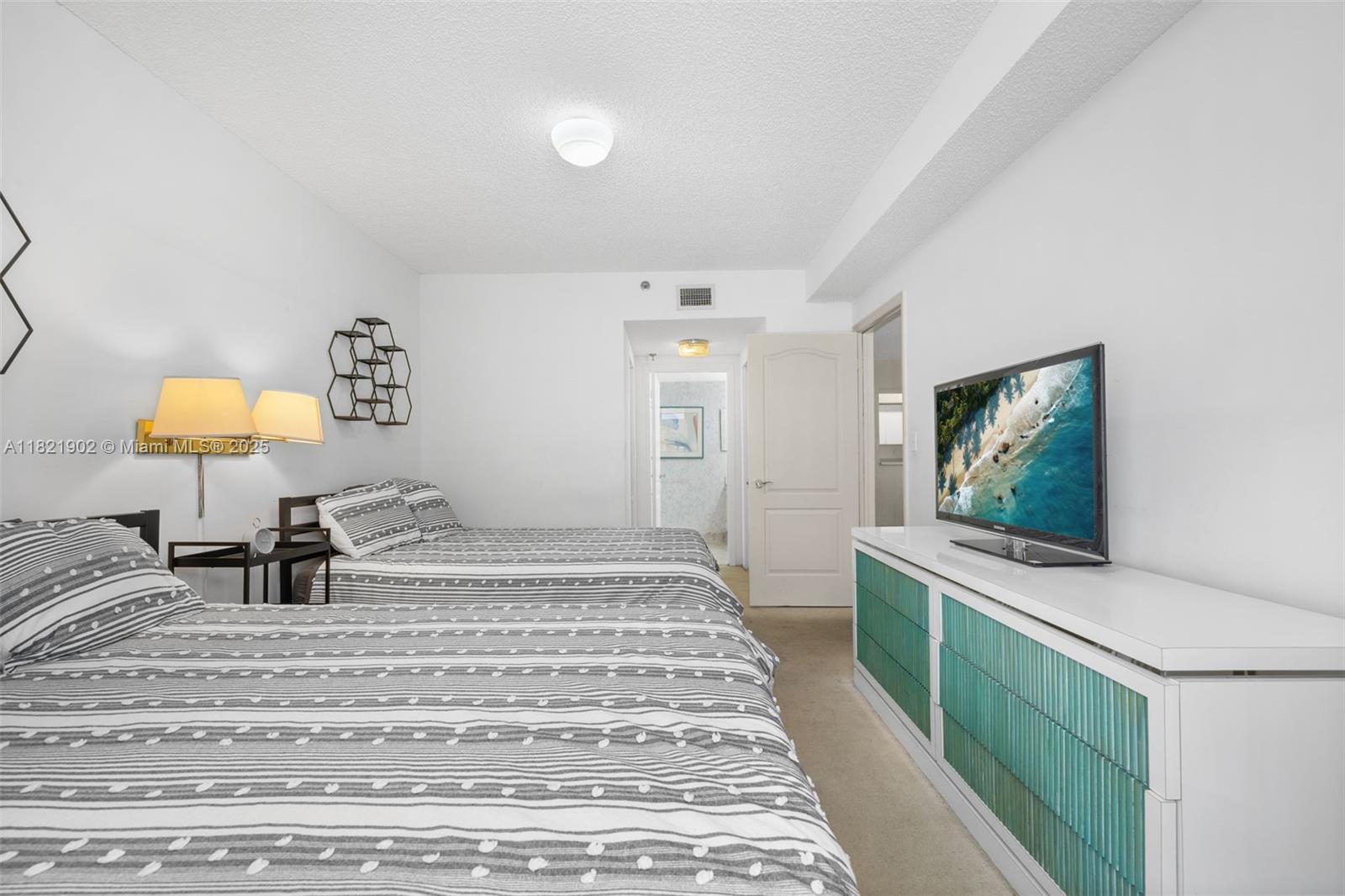 THE WAVES CONDO - Residential