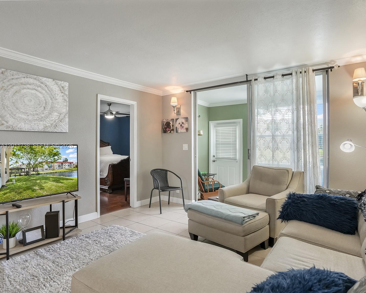 2900 W Sunrise Lakes Dr 101