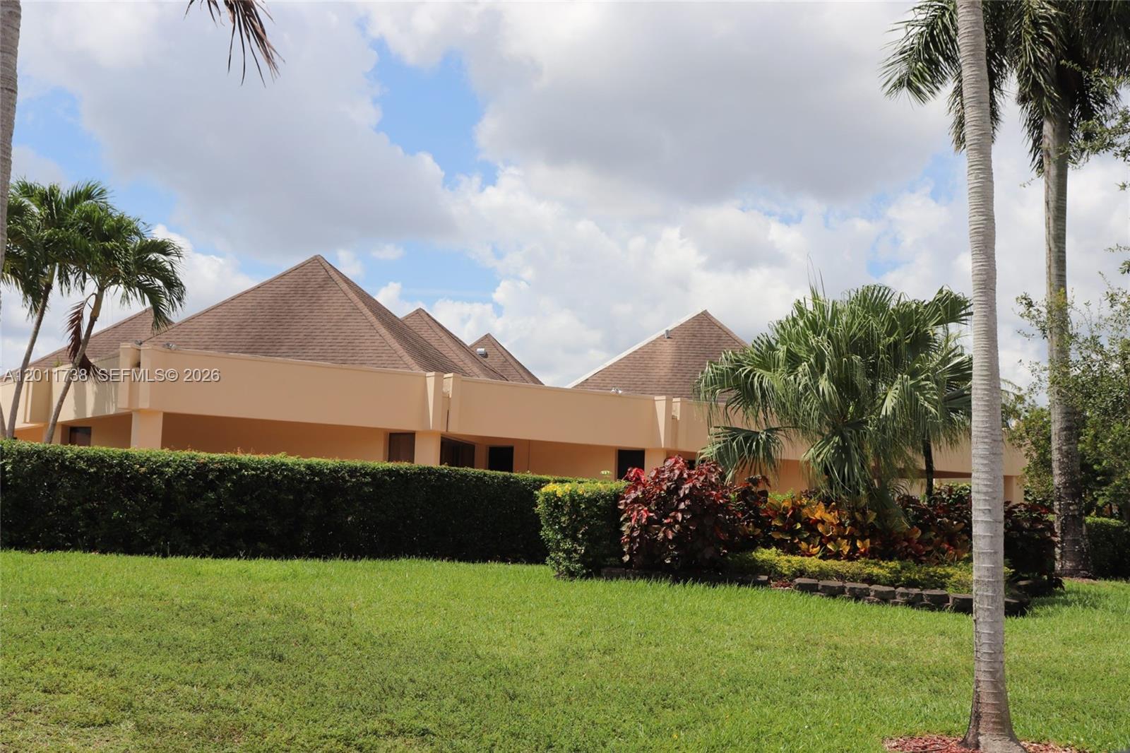 SUNRISE LAKES 3 CONDO - Residential