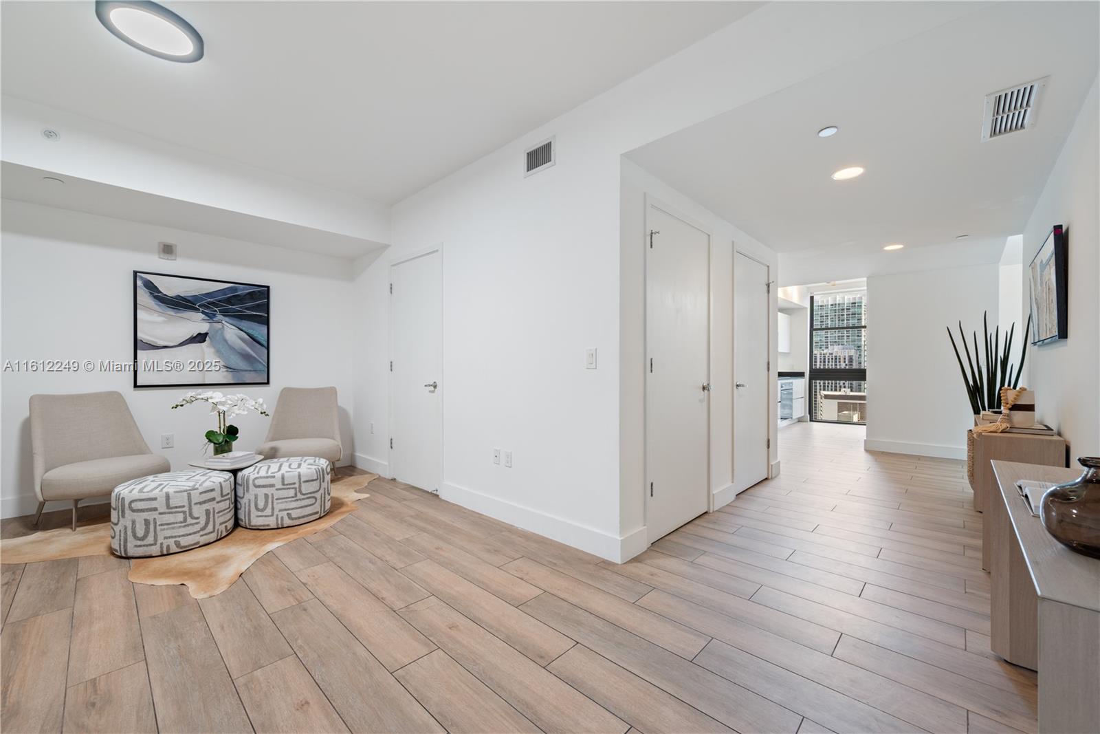 View photos, virtual tours, details... 1010 Brickell Ave 2201