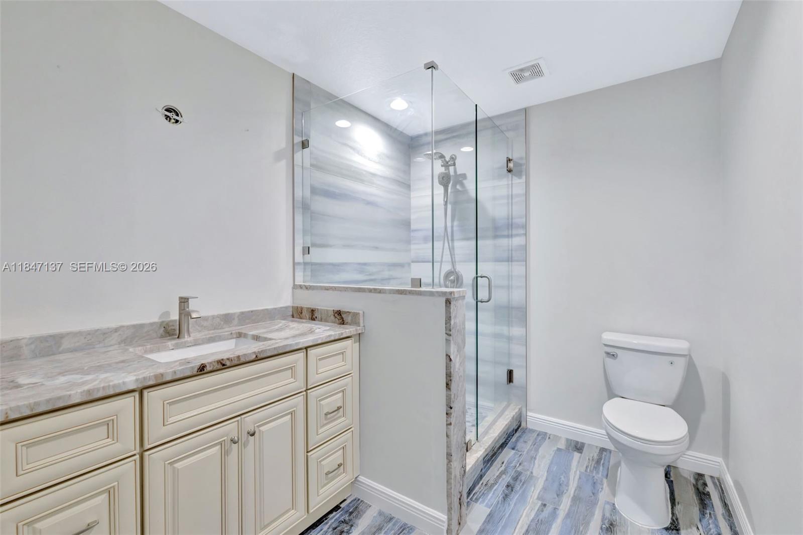 CEDAR POINTE CONDO - Residential