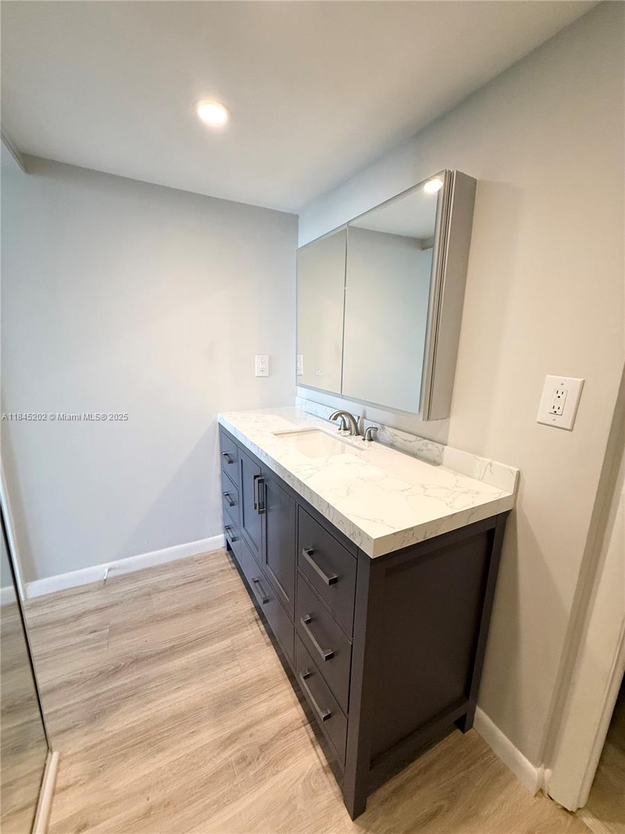 ALLINGTON TOWERS CONDO - Residential