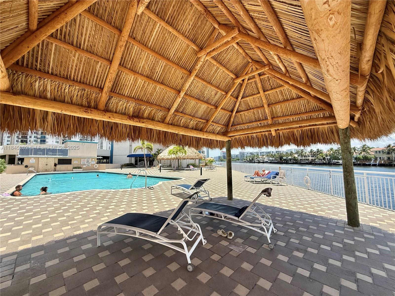 ALLINGTON TOWERS CONDO - Residential