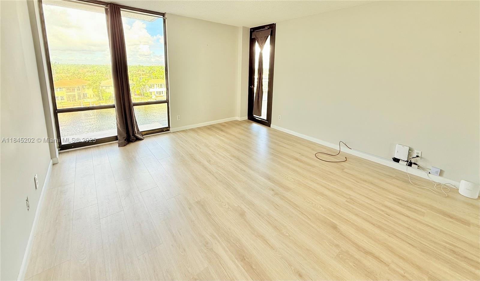 ALLINGTON TOWERS CONDO - Residential