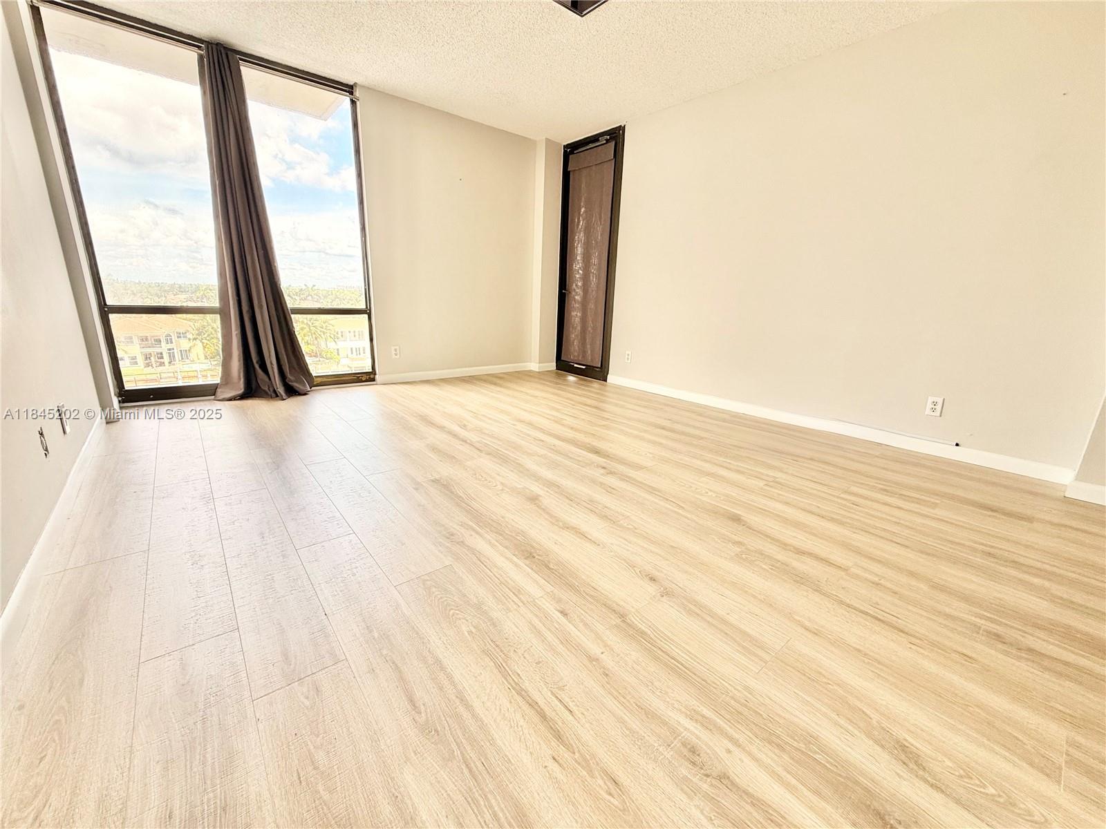 ALLINGTON TOWERS CONDO - Residential