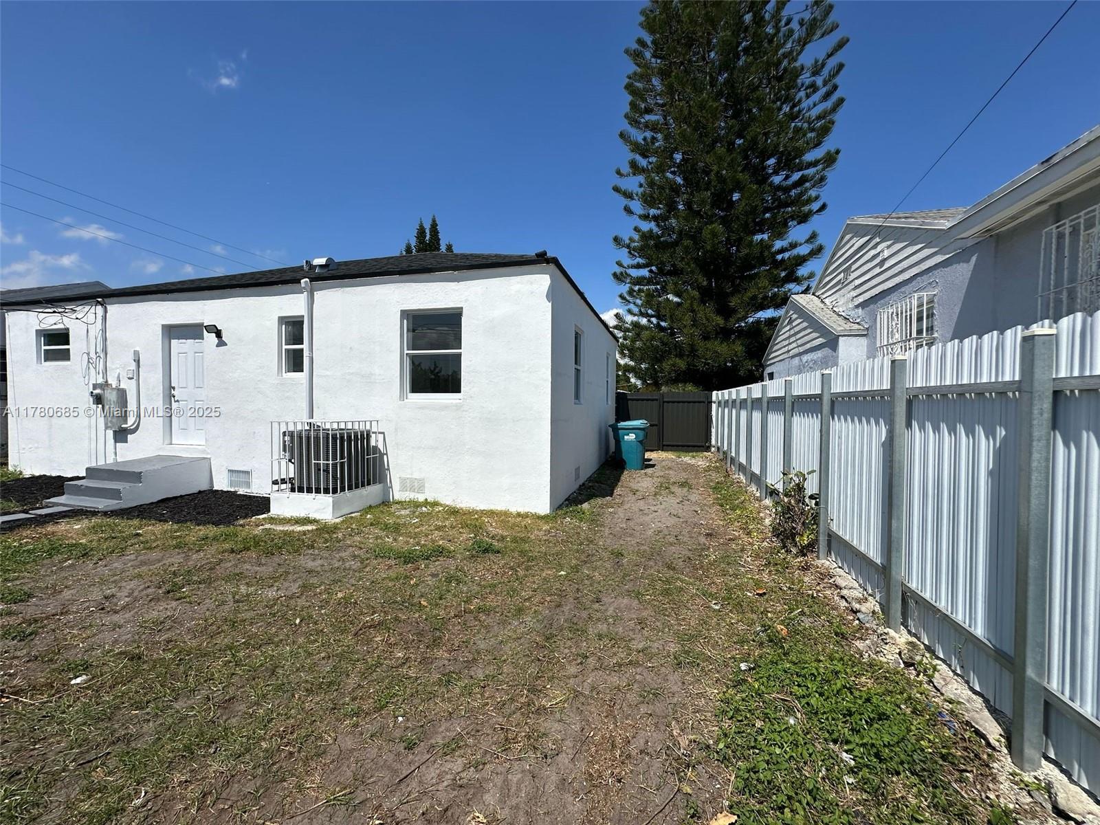 STEPHEN MANOR - Residential