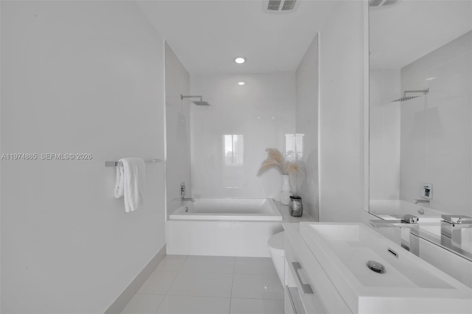 BRICKELL HEIGHTS WEST CON - Residential