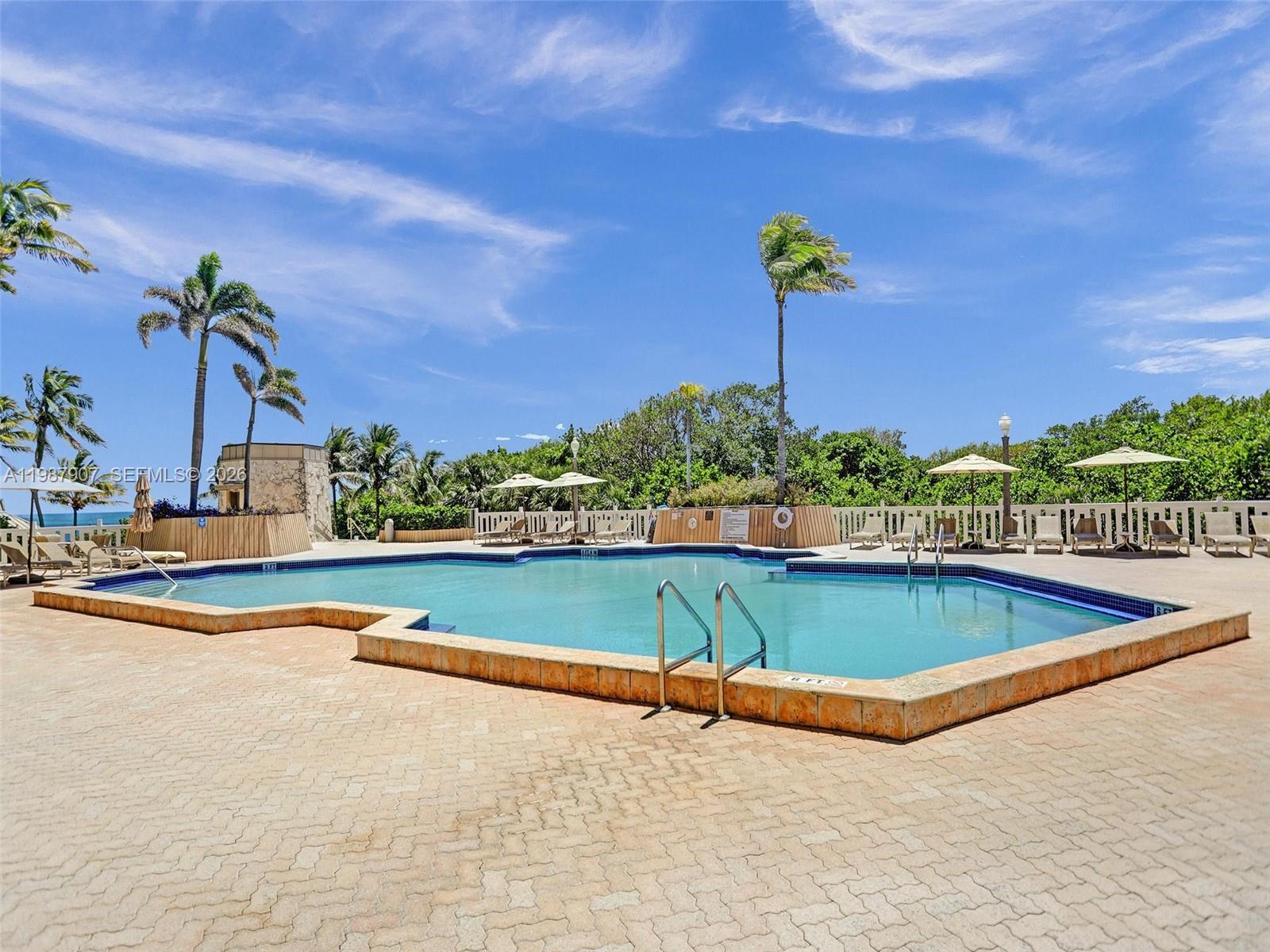 TOWERS OF KEY BISCAYNE CO - Residential